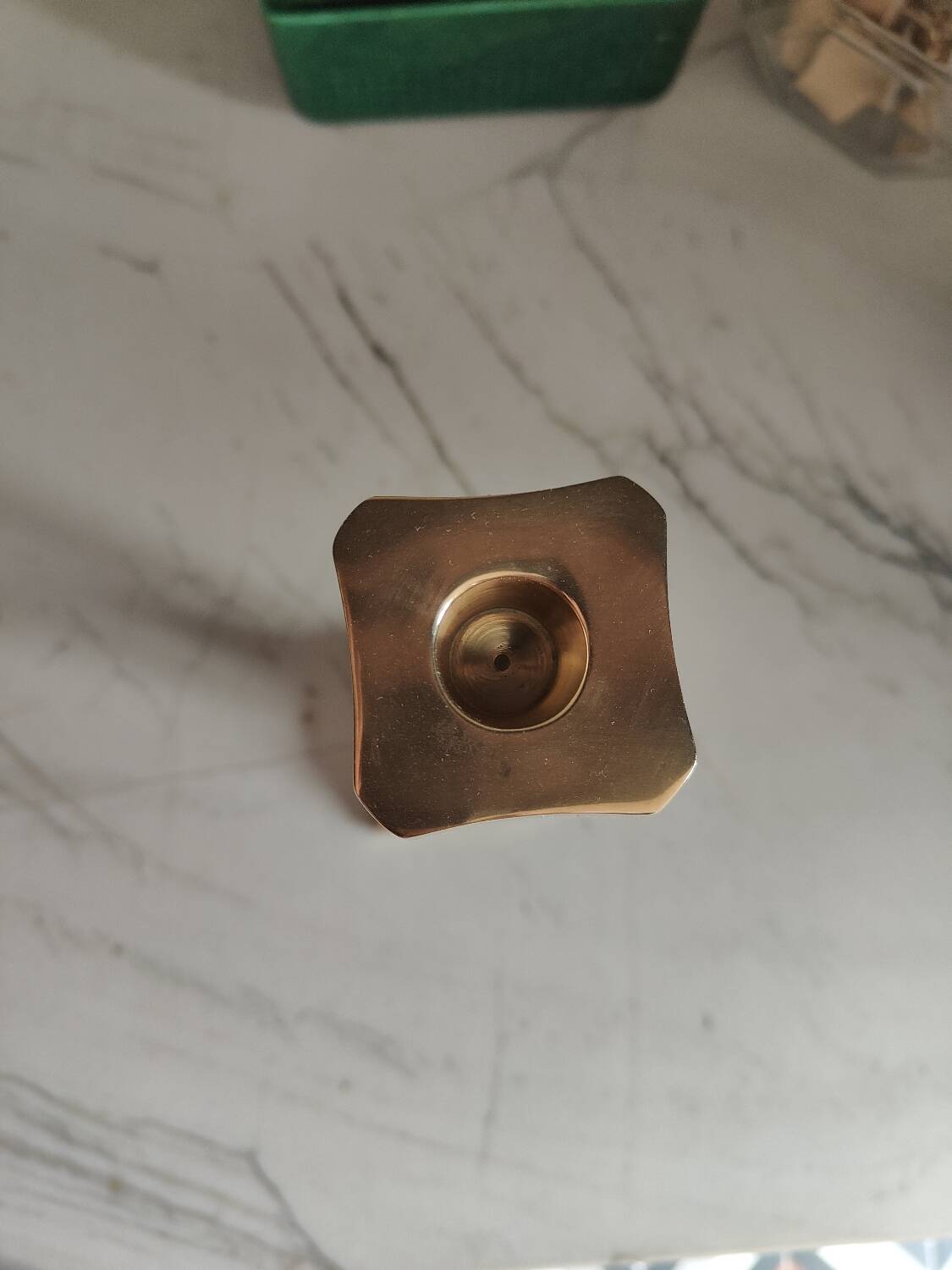 Column candle holder
