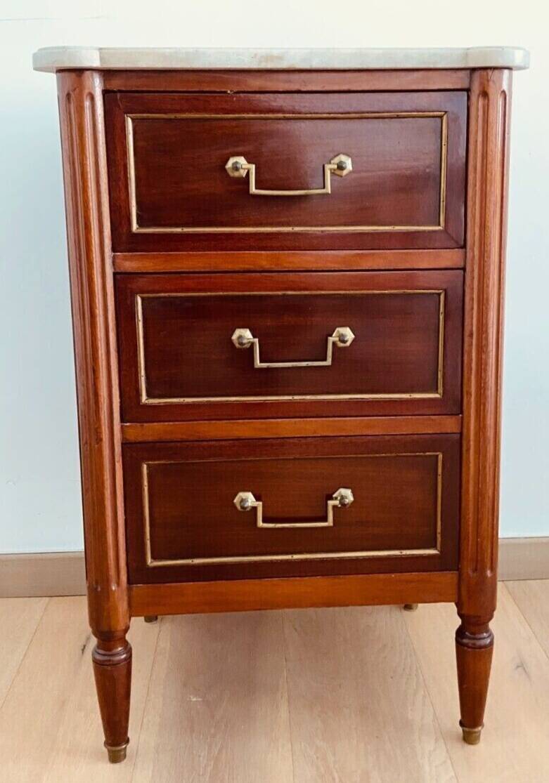 Louis XVI style chest of drawers in mahogany 20th century