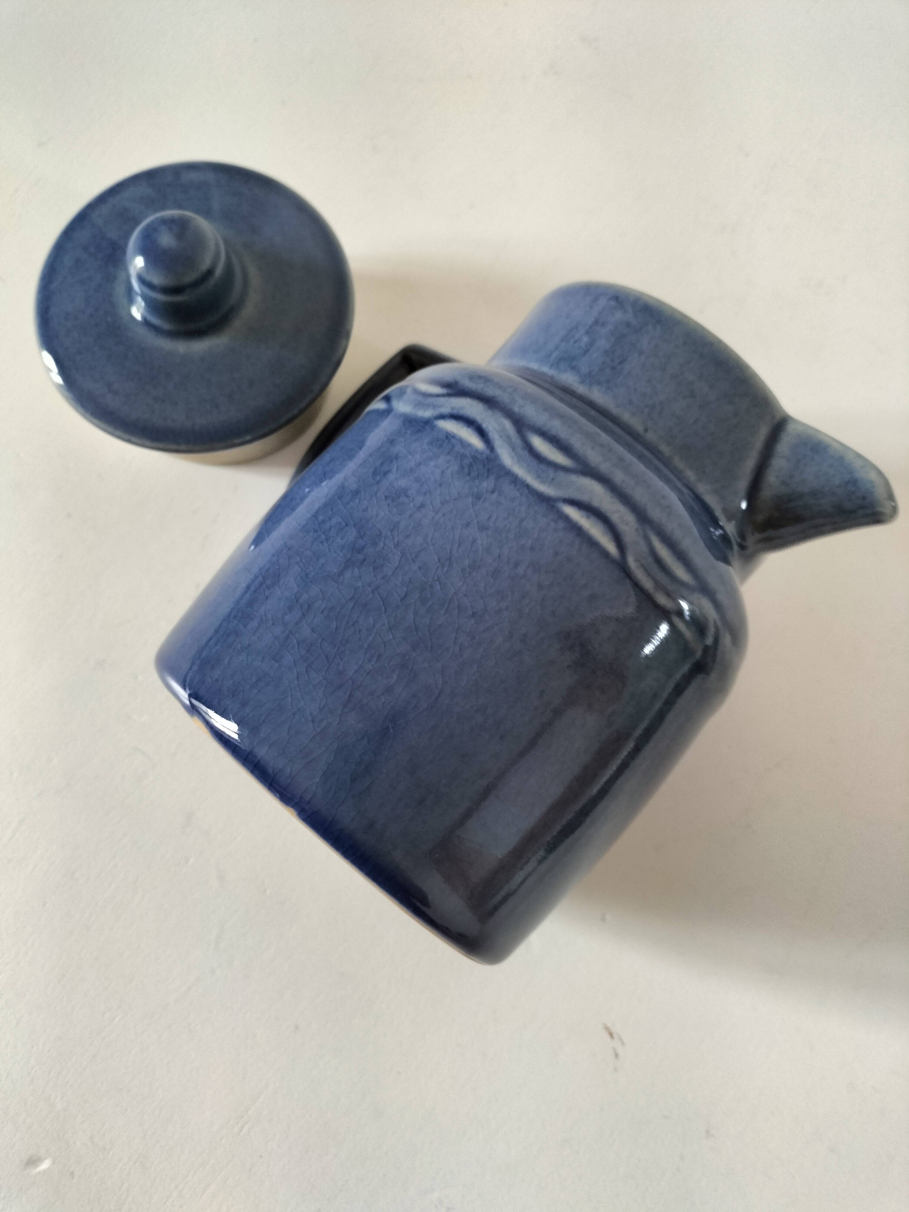 Blue speckled stoneware jug with integrated filter