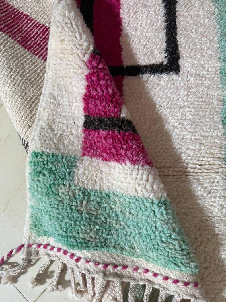 Authentic handmade Berber rug, size 140/260 cm.
