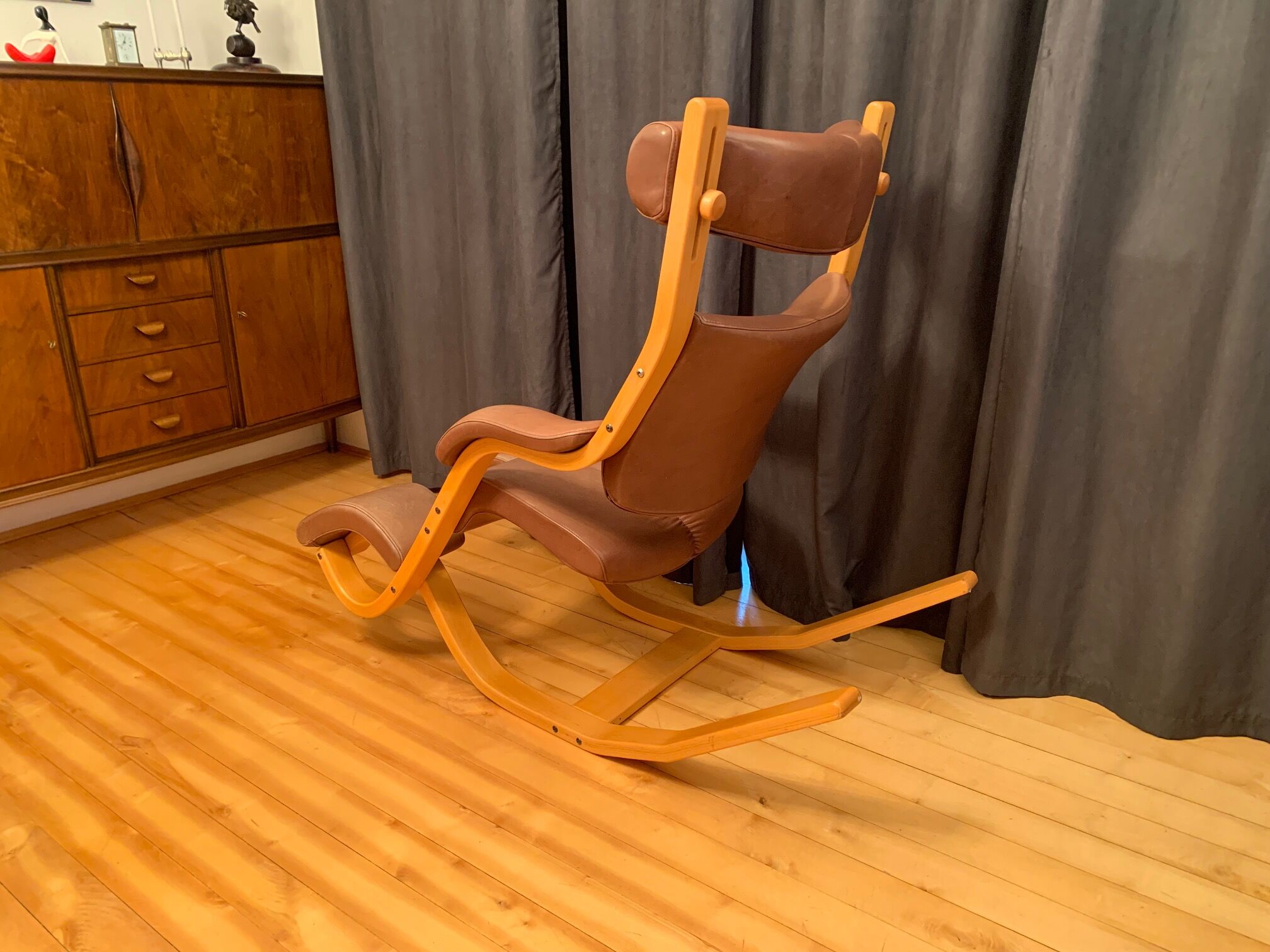 Armchair, project Peter Opsvik, Stokke Gravity Balance, lazy 80.