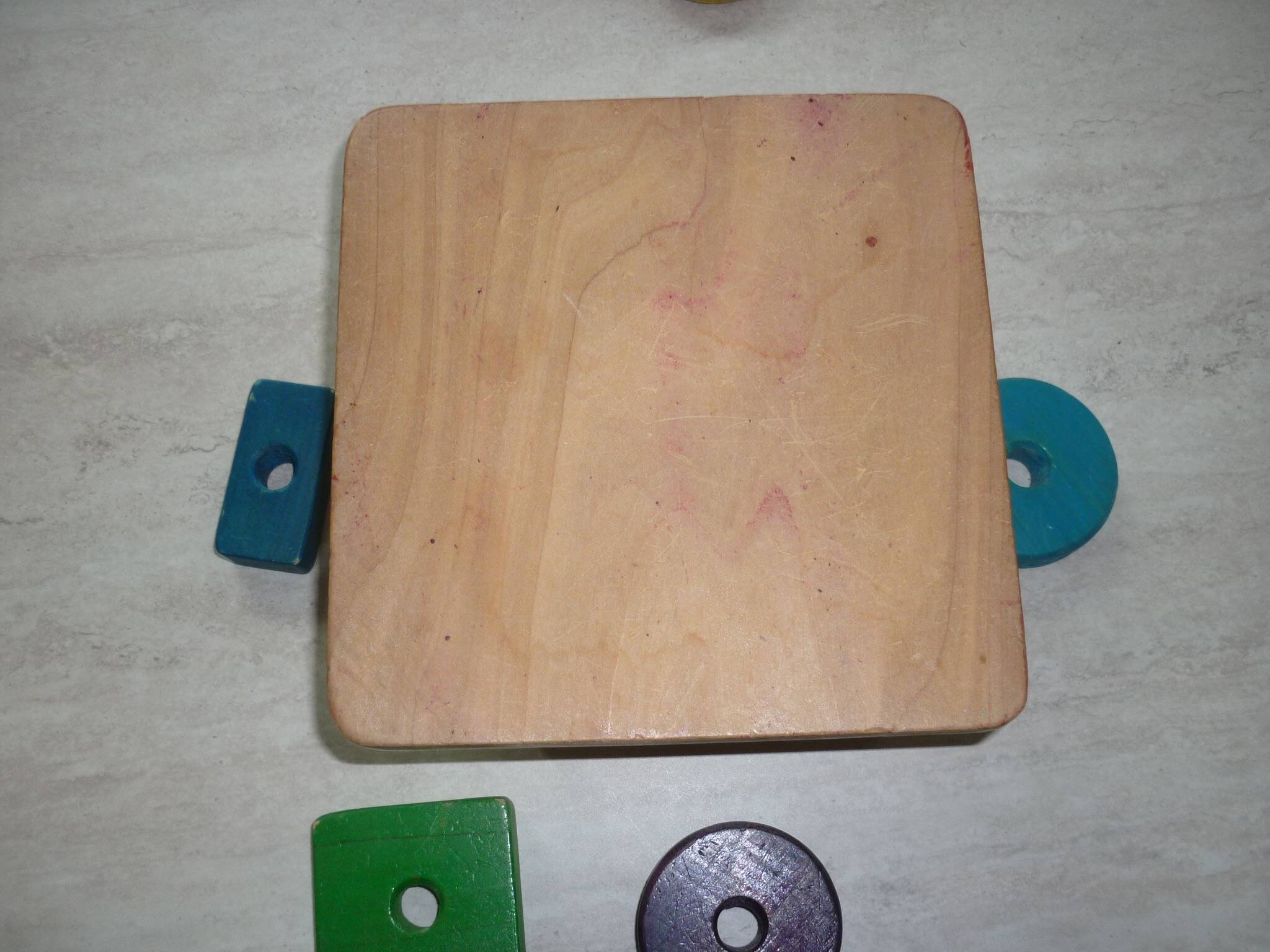 Jeu en bois empilements de formes géométriques