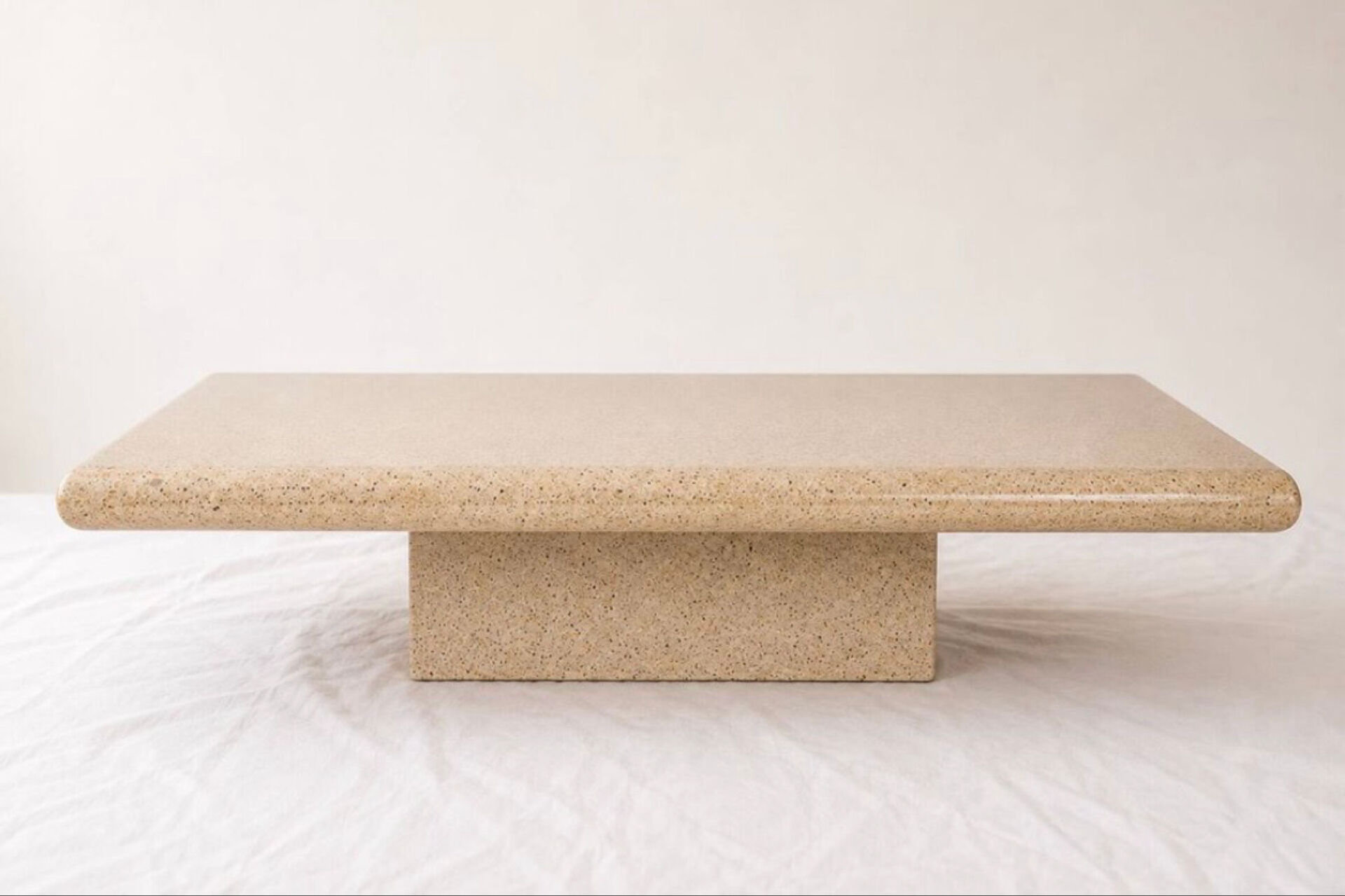Jean Claude Mahey coffee table in speckled resin and wood, 1970s.