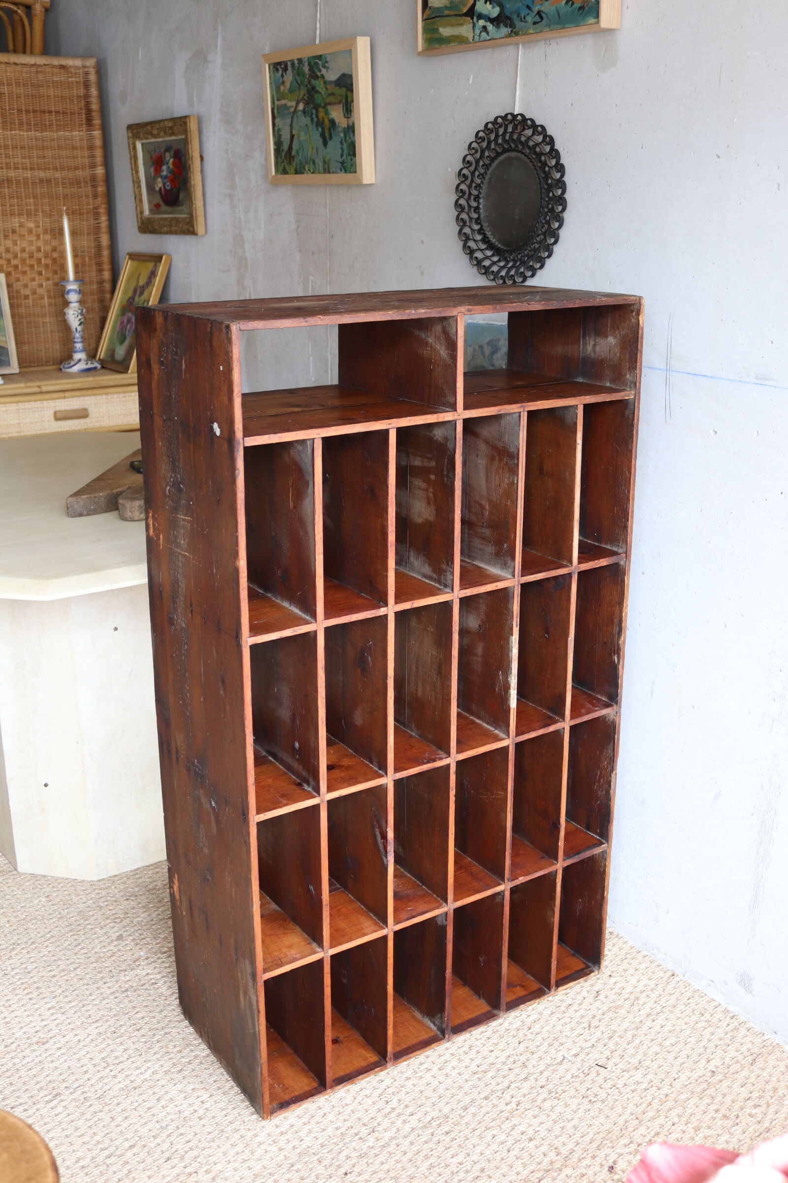 Casier de tri ancien en bois