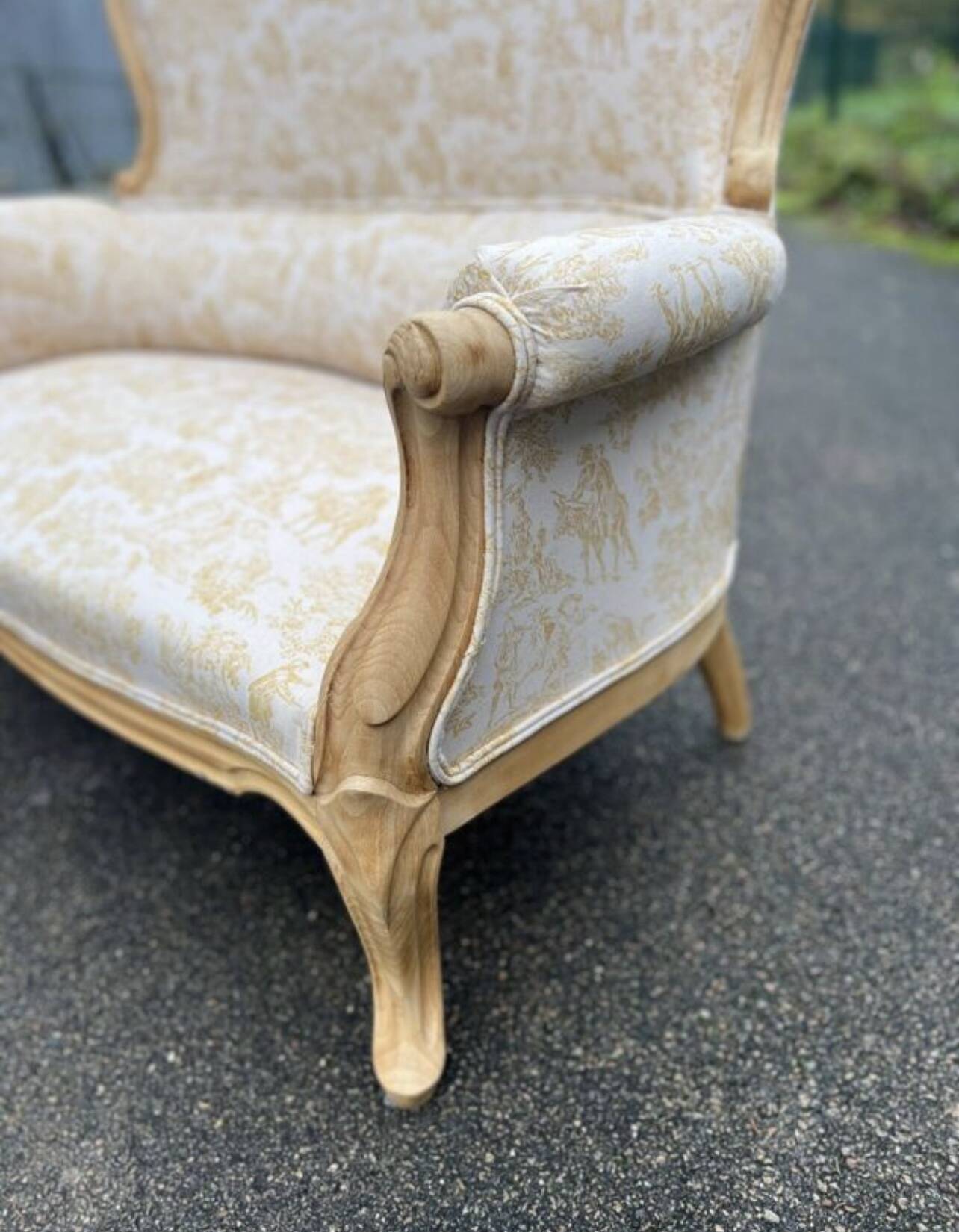 Louis XV style bench