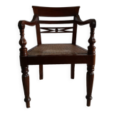 Captain chair