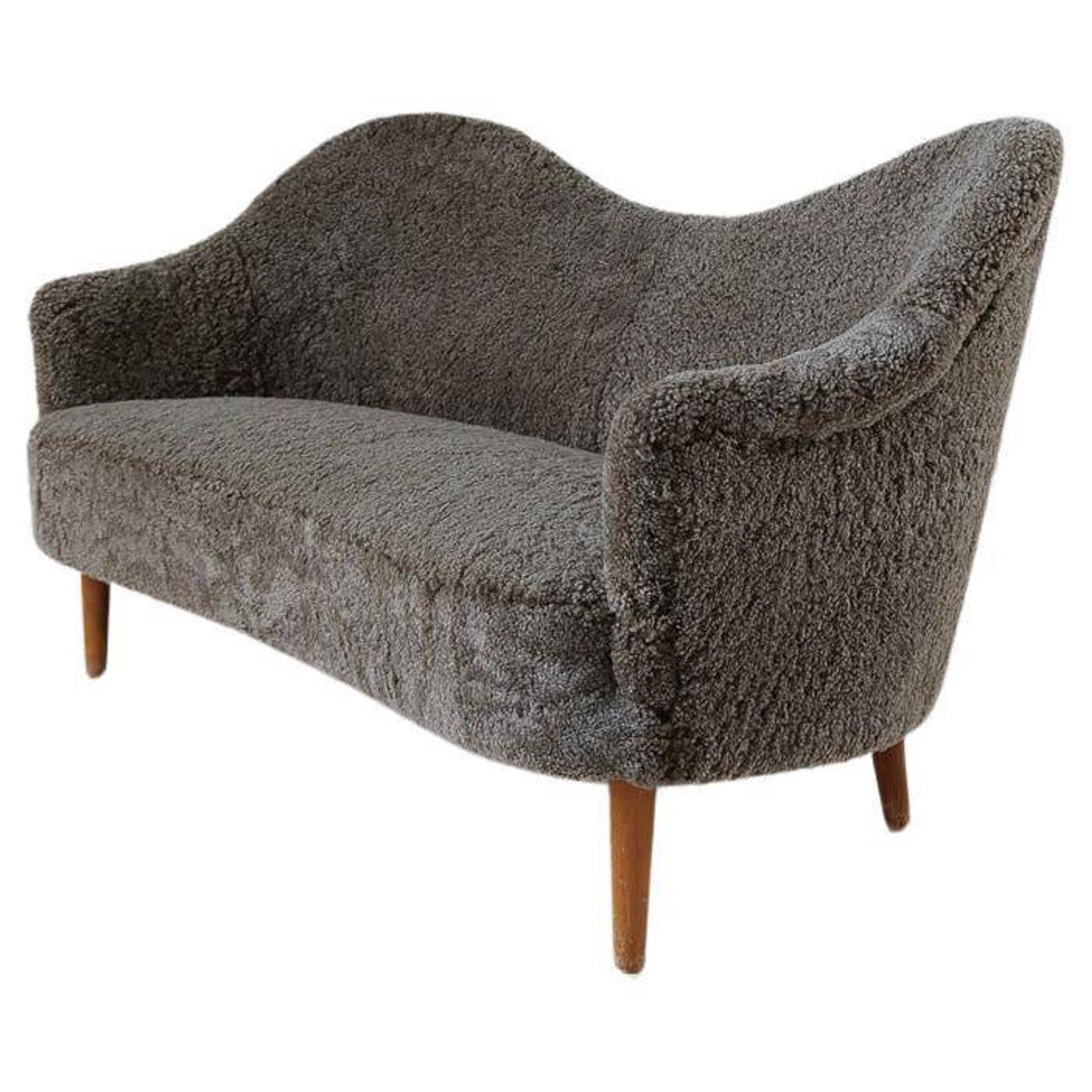 Canapé moderne du milieu du siècle en peau de mouton / shearling modèle 'Samspel' Carl Malmsten, 1956