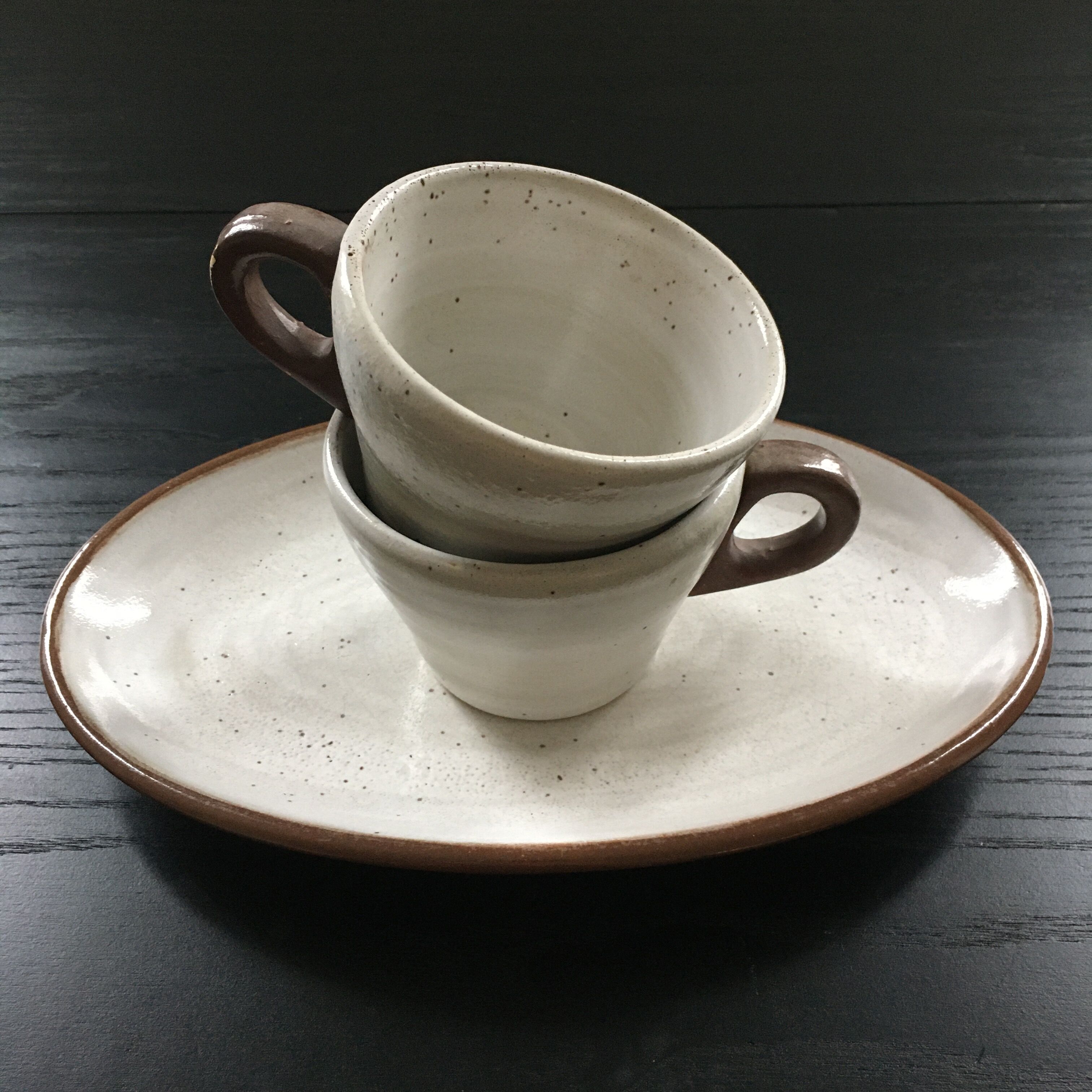 Set 2 cups and coffee dish