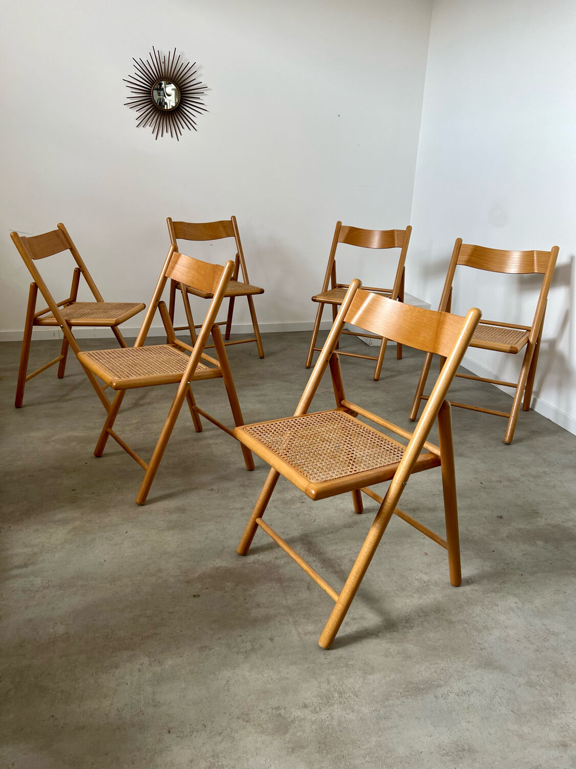 Lot 6 folding wooden chairs and vintage rattan canning year 60