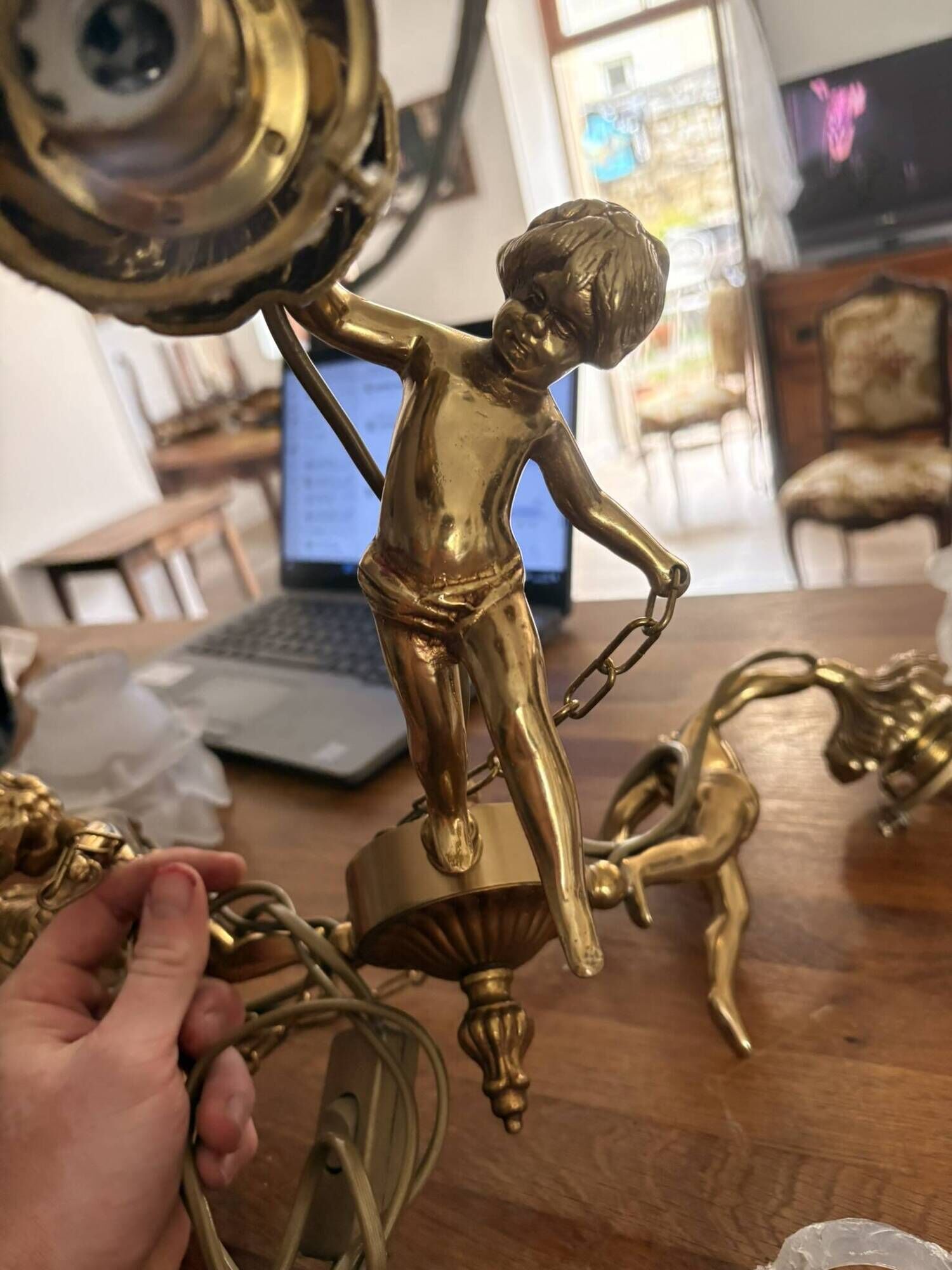 Golden bronze lustre with musical cherubs in vintage Louis XV style - lighting
