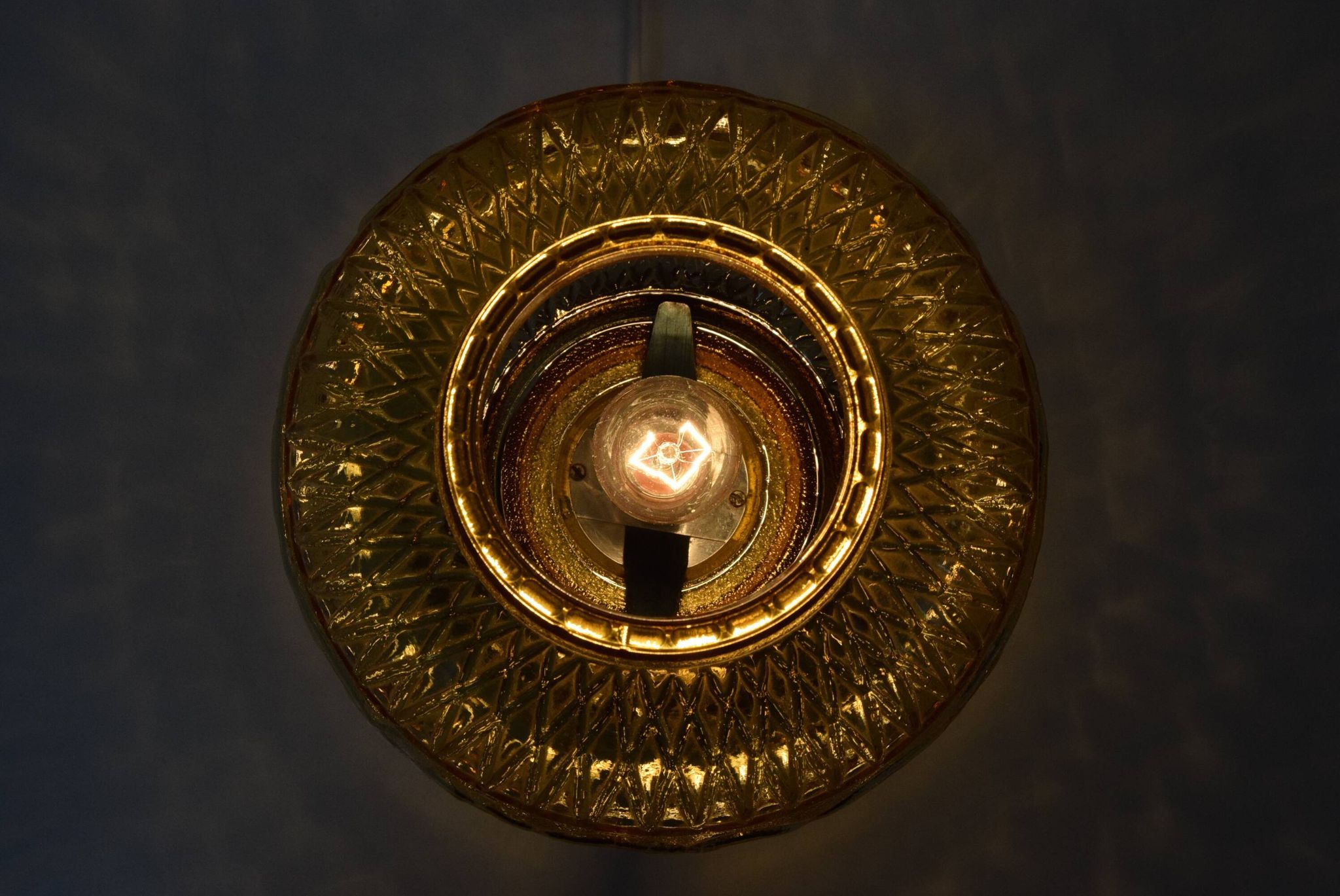Lampe de table en céramique du milieu du siècle années 1960.