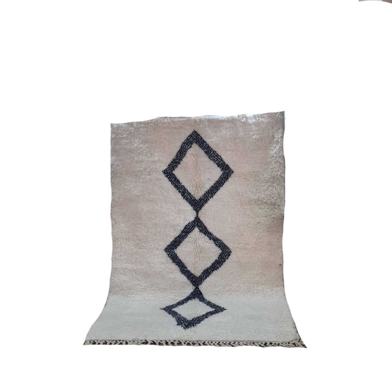 Handmade wool Berber rug 250 x 150 cm