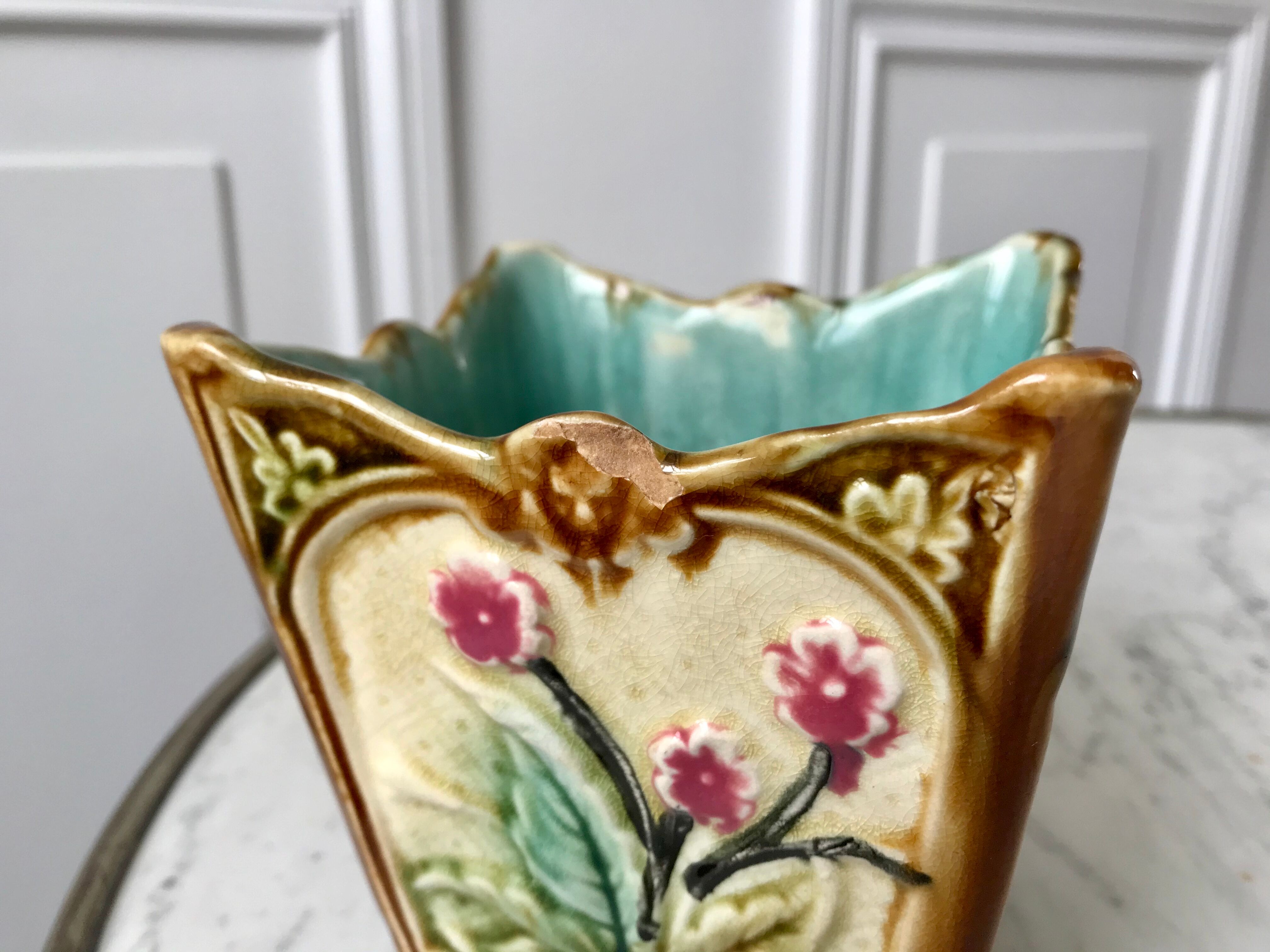 Pot cover in old slurry signed late nineteenth century
