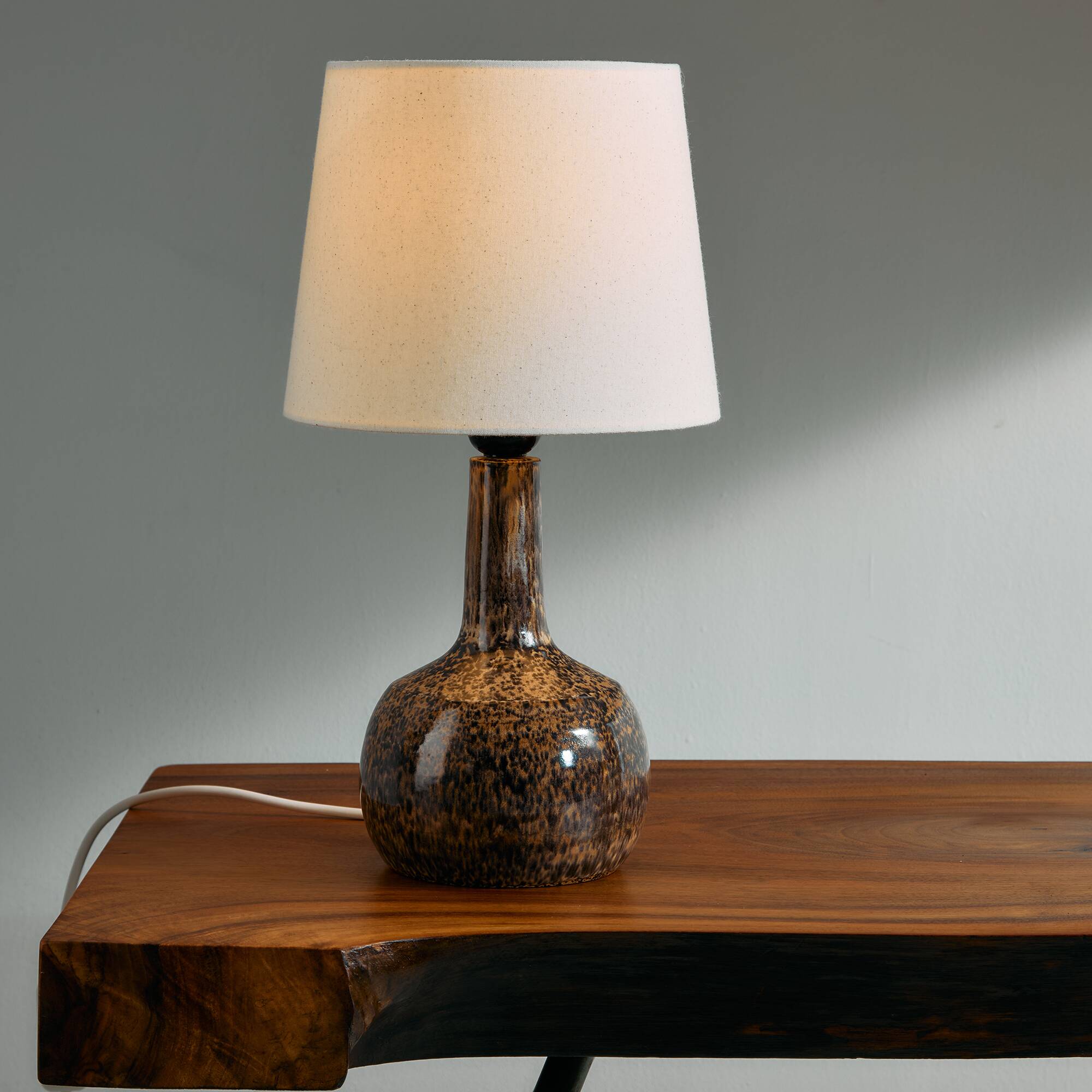 Lampe de table en céramique modèle 653 de Jette Hellerøe pour Axella