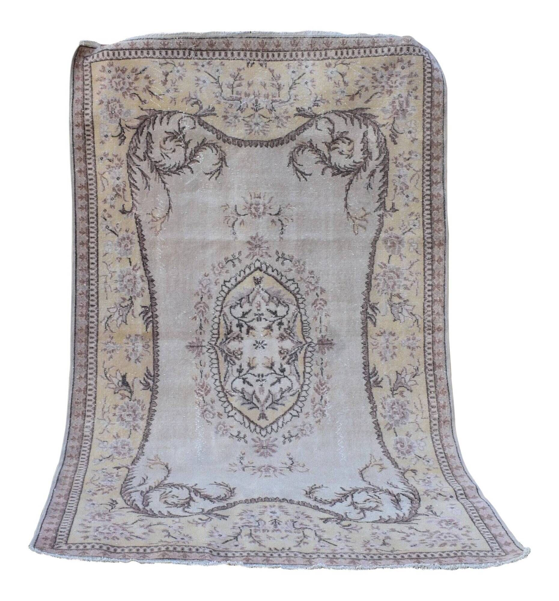 Vintage Turkish handmade rug 167x274 cm