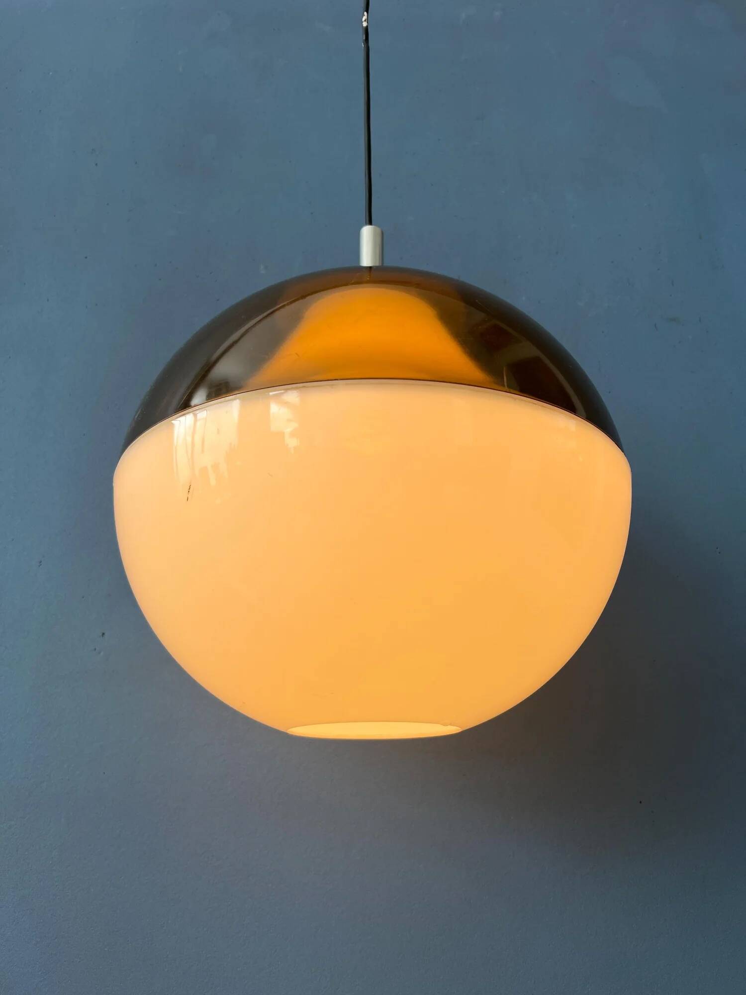 Vintage space-age style plexiglass pendant lamp