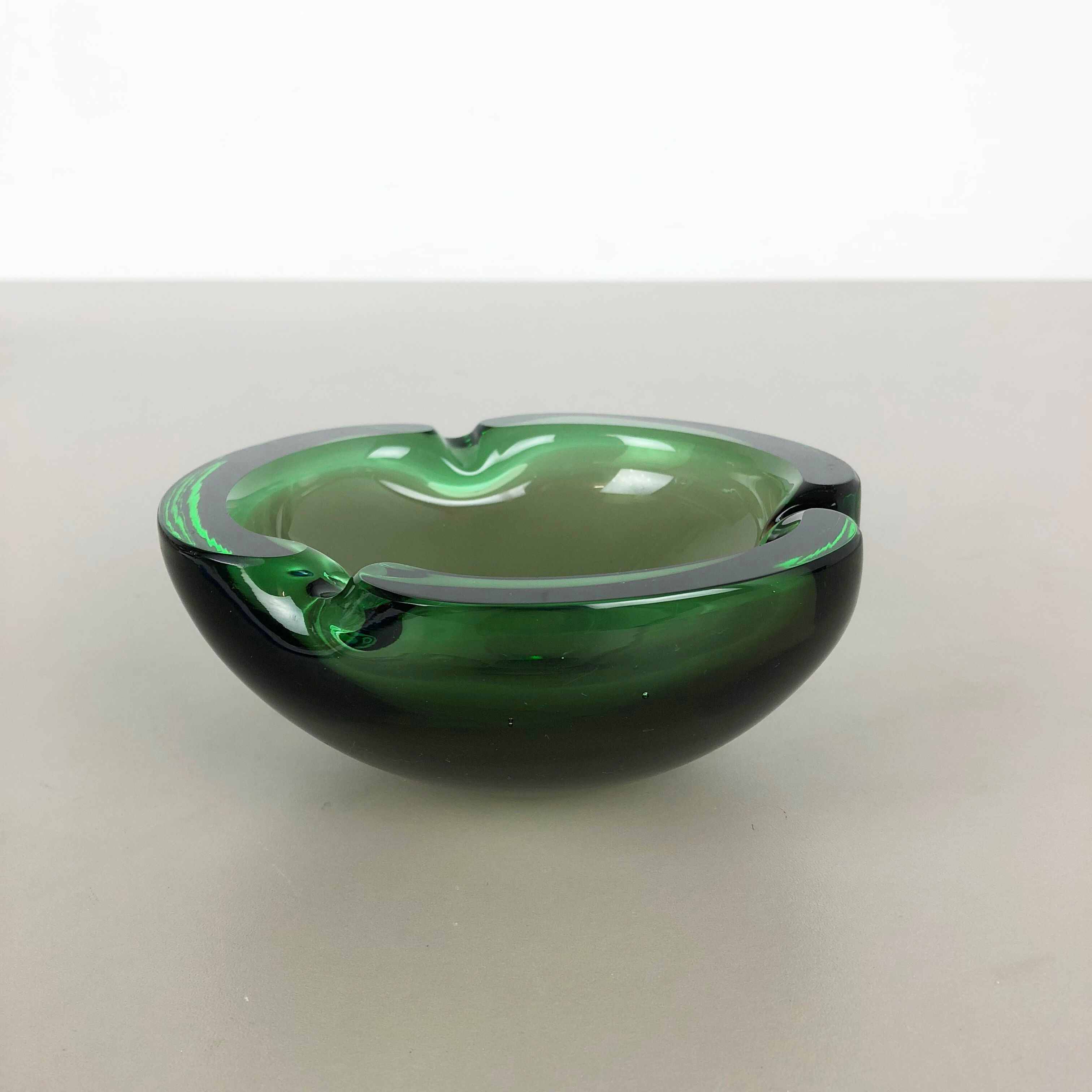 Heavy Murano Glass "Green" Bowl Element Shell Ashtray Murano, Italy, 1970s