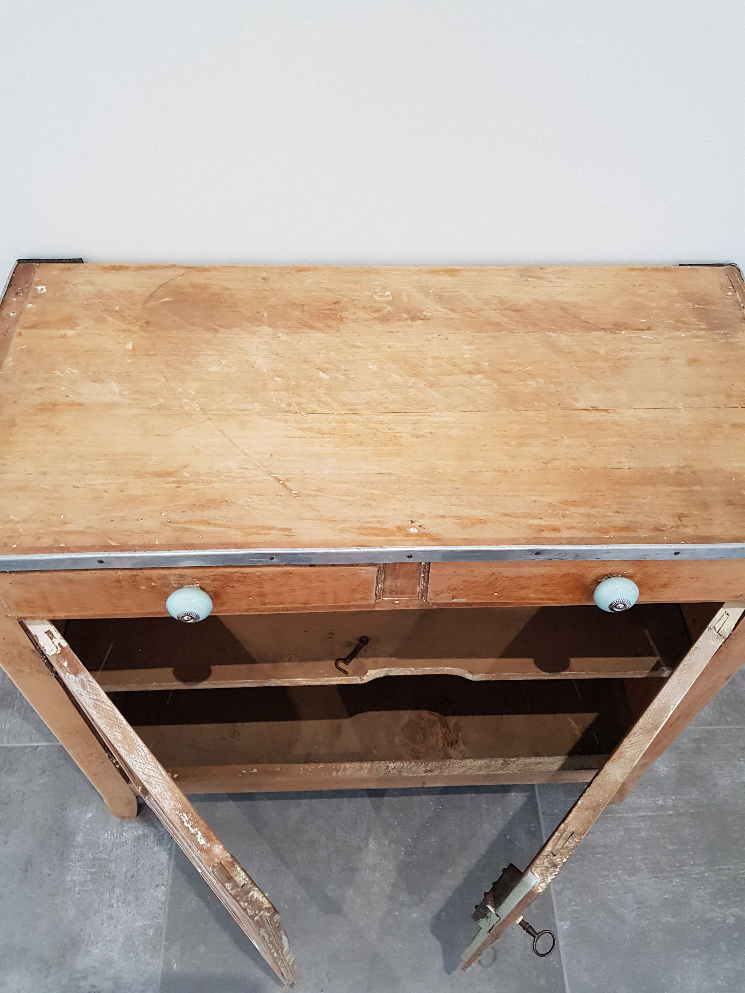 Parisian sideboard raw wood