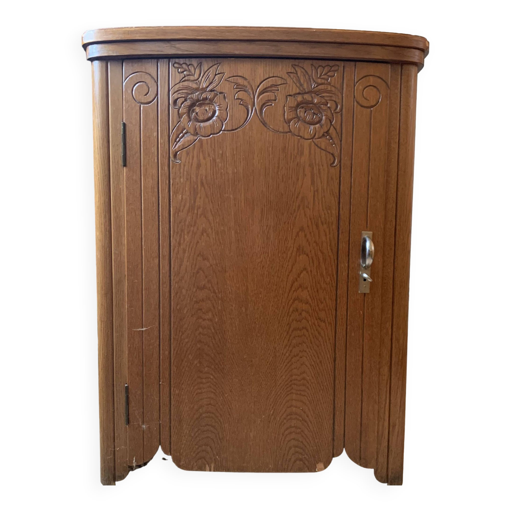 Singer sewing machine from the 1960s model 197 b with art deco furniture