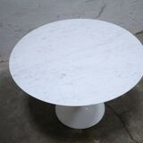 Round marble tulip table by E. Saarinen for Knoll International Editions