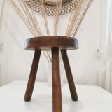 Atypical tripod stool