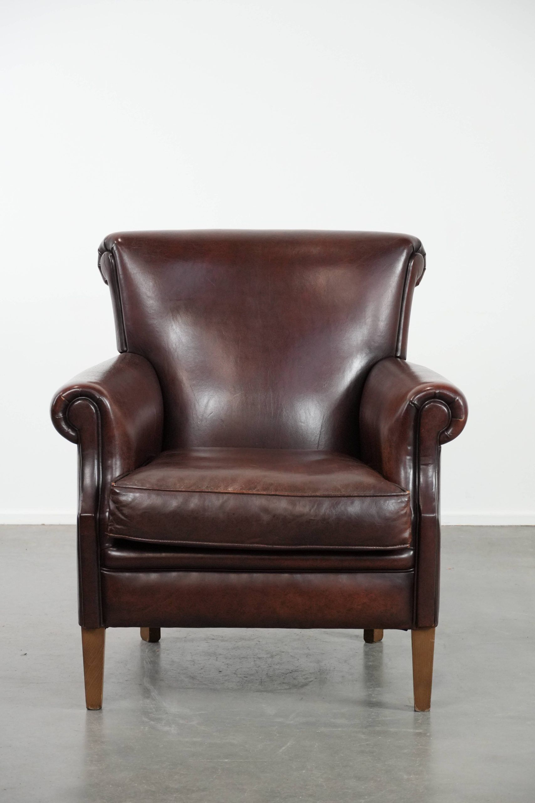 Luxury Sheep Leather Armchair with a Timeless Look