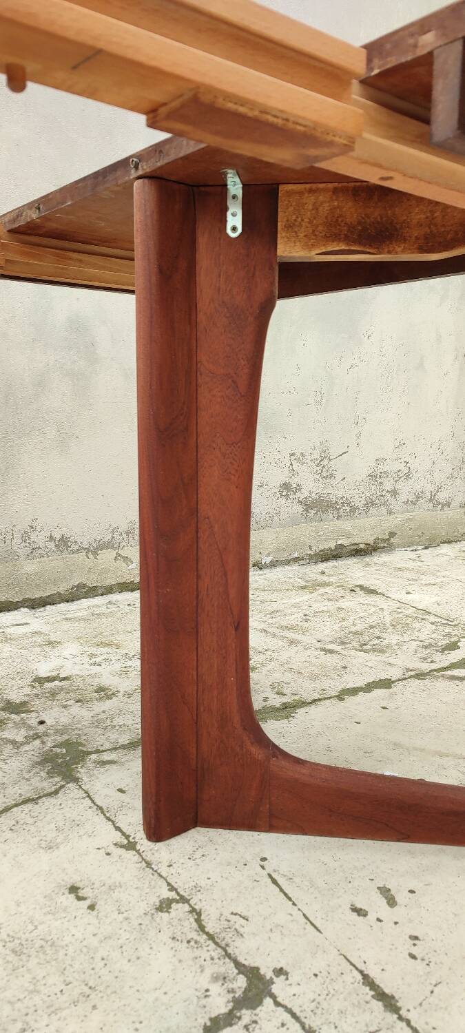 Baumann vintage Scandinavian oval table
