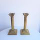 Paire de bougeoirs colonnes en laiton et bronze