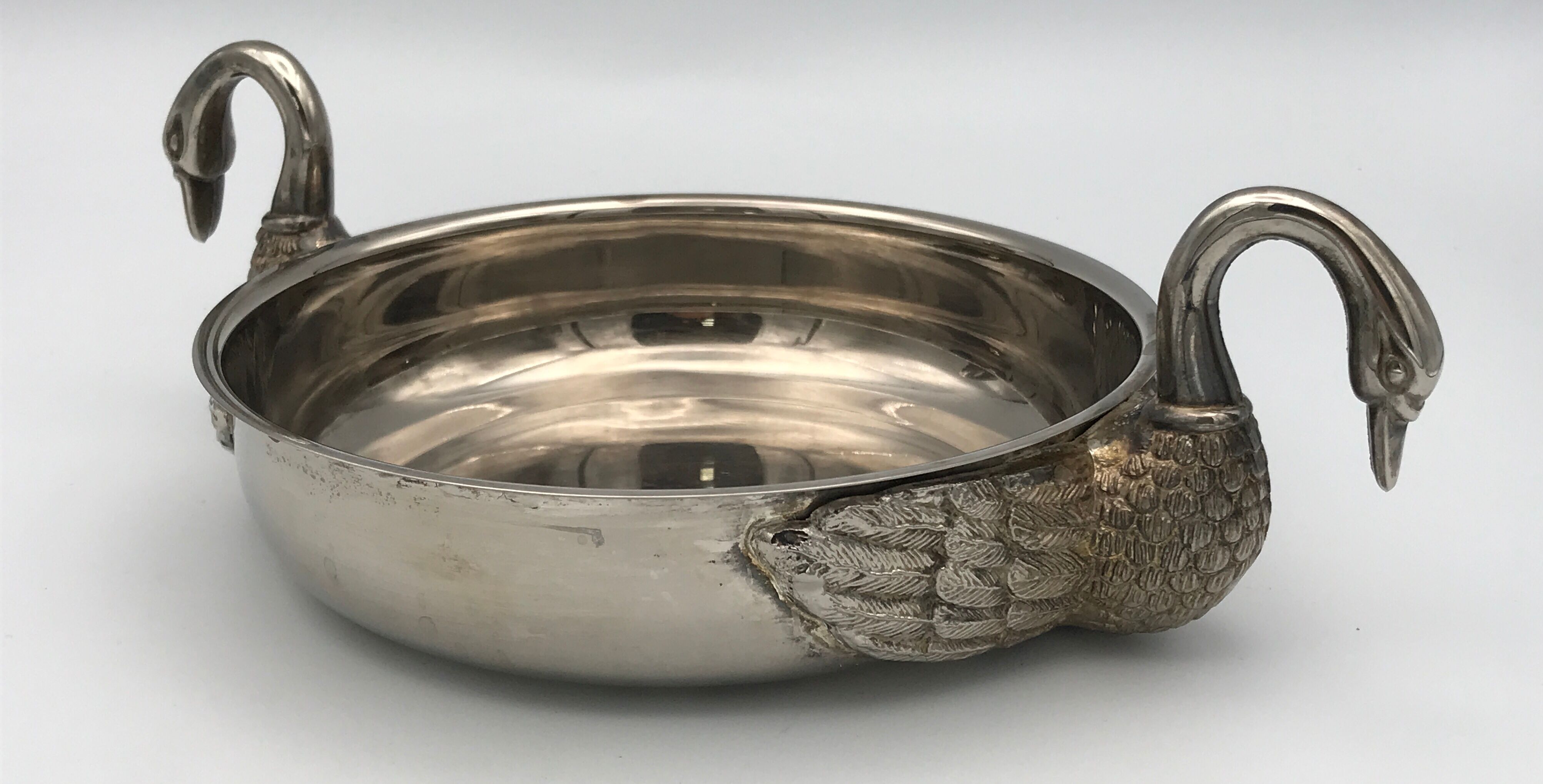 Cut vintage pocket tray in silver metal, swan-shaped handles