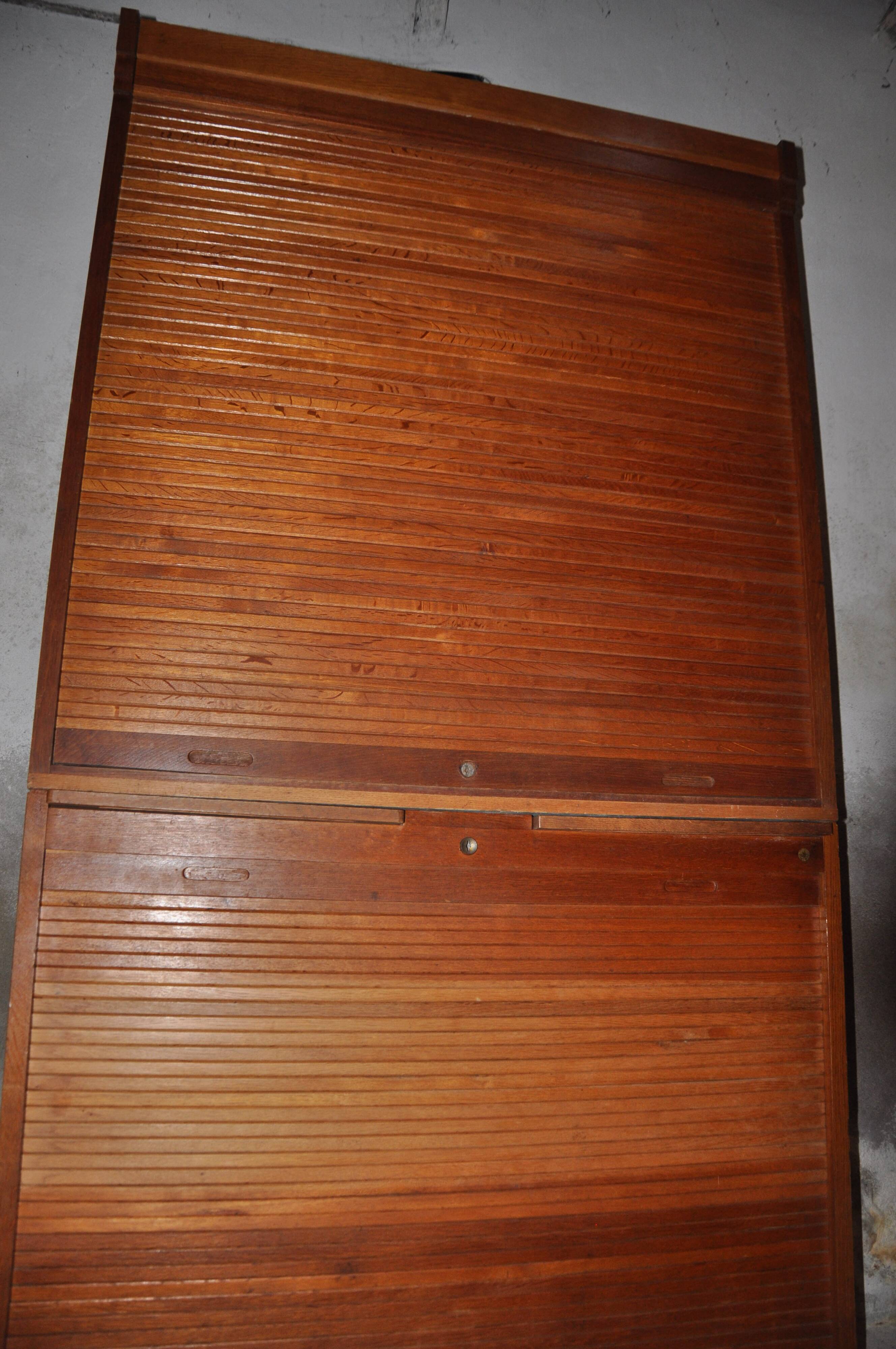 Large curtain cabinet, 2 sections.