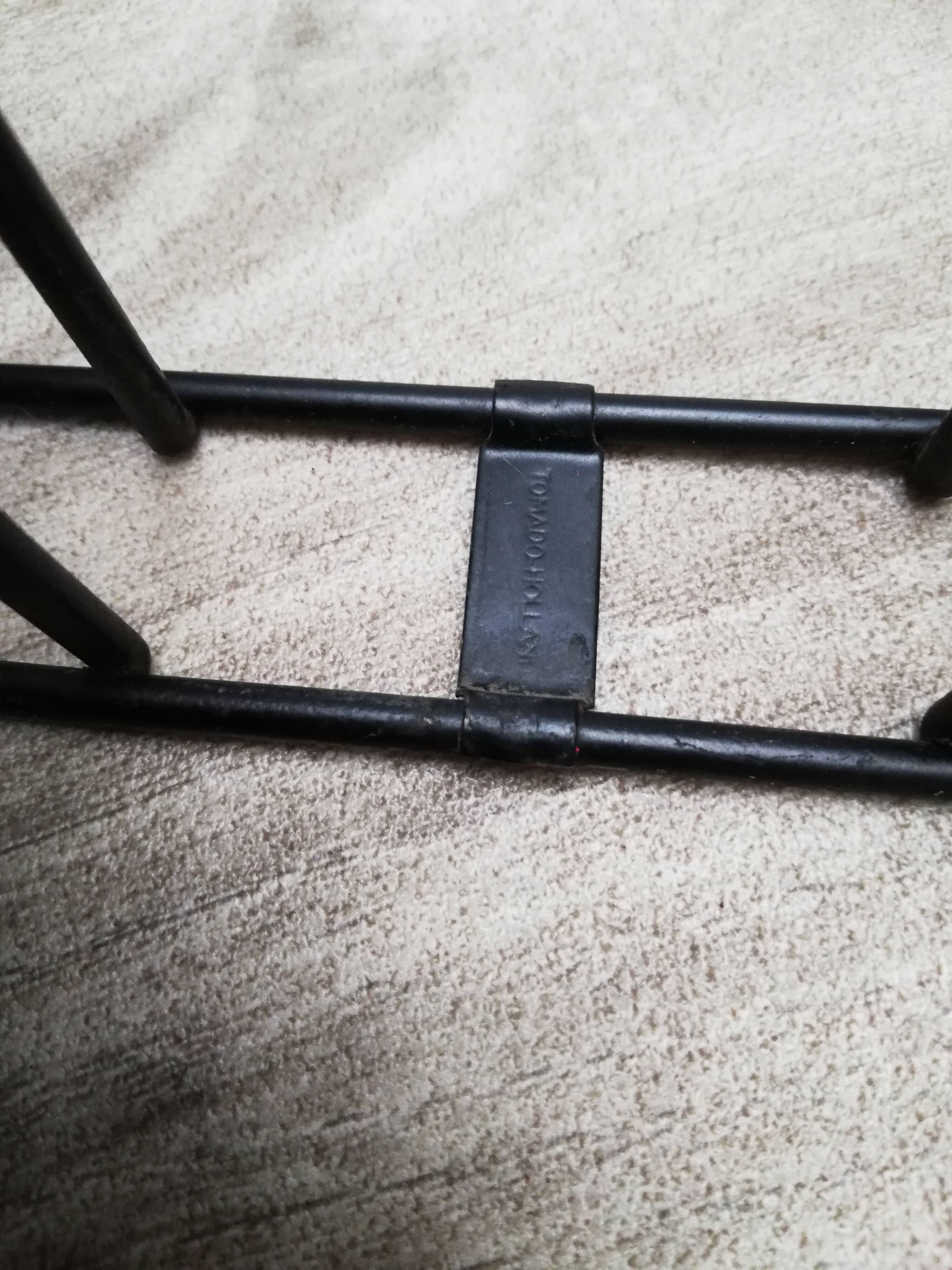 Tomado Holland stamped shelves