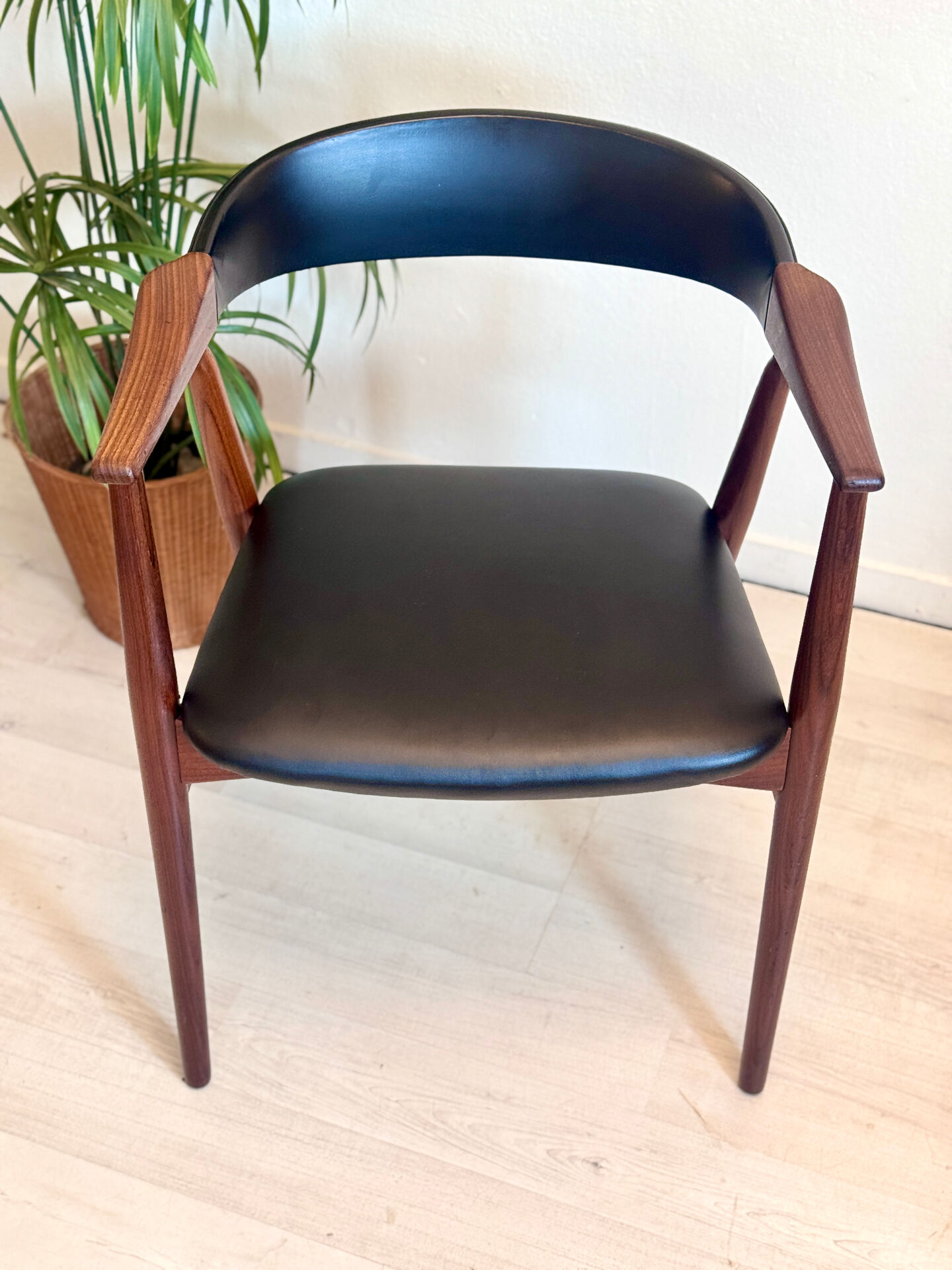 vintage stoel model 213 TH Harlev Farstrup Møbler 1958