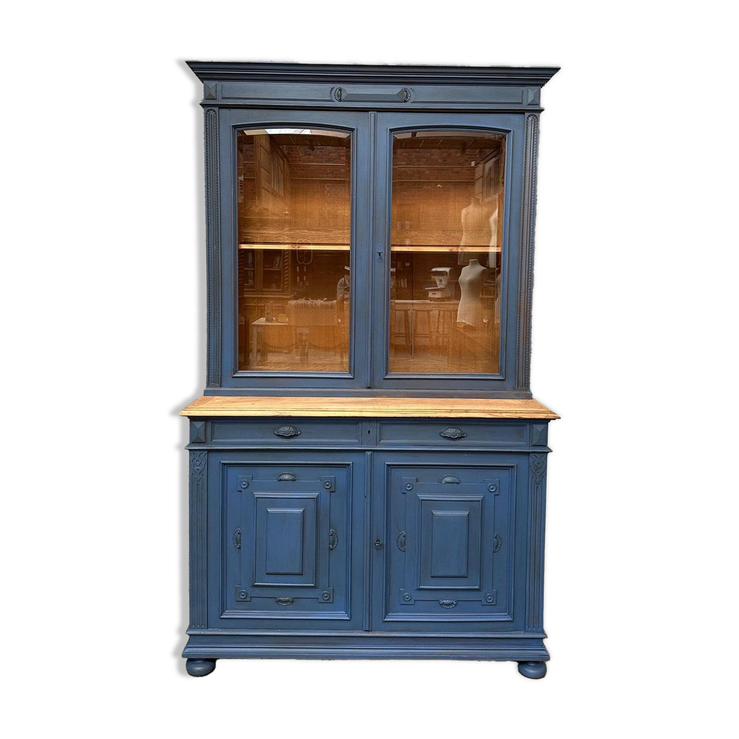 Late 19th century furniture in solid mahogany