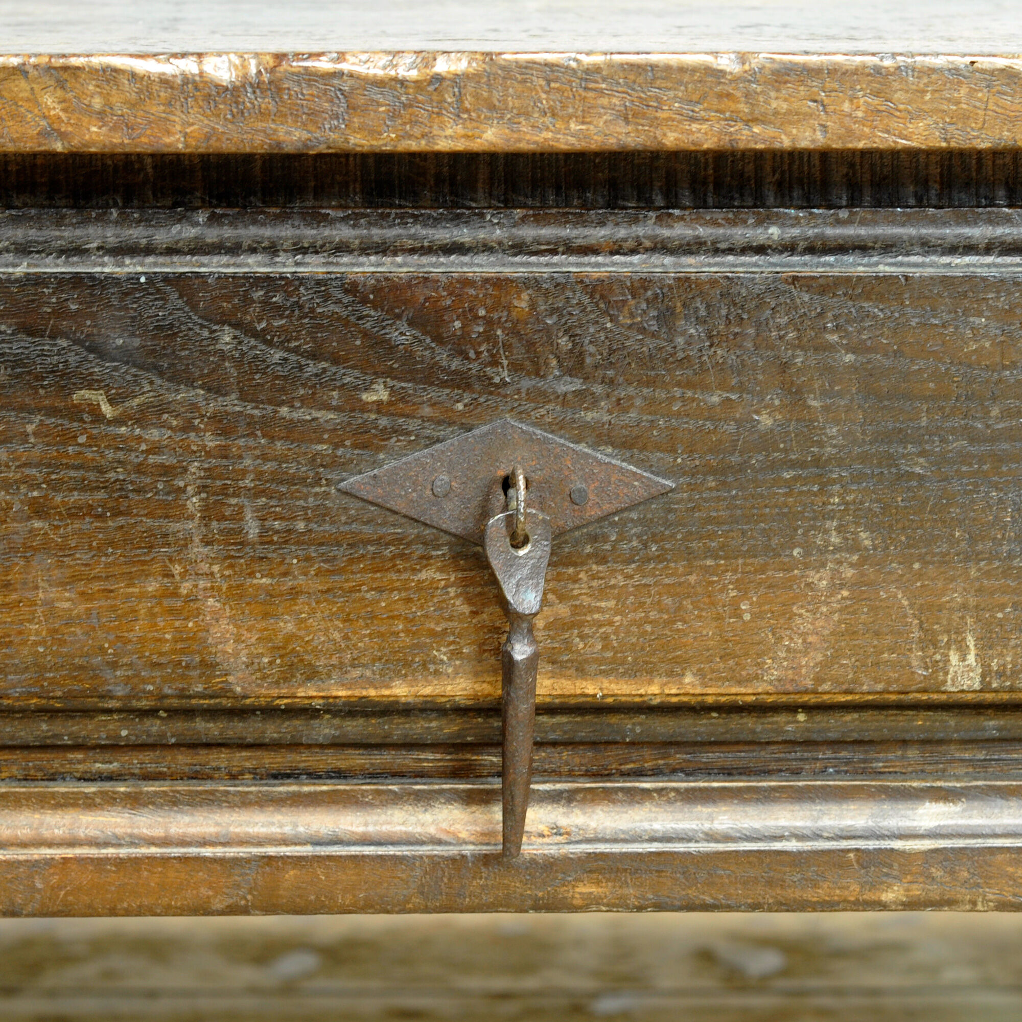 Table basse en chêne, vers 1820