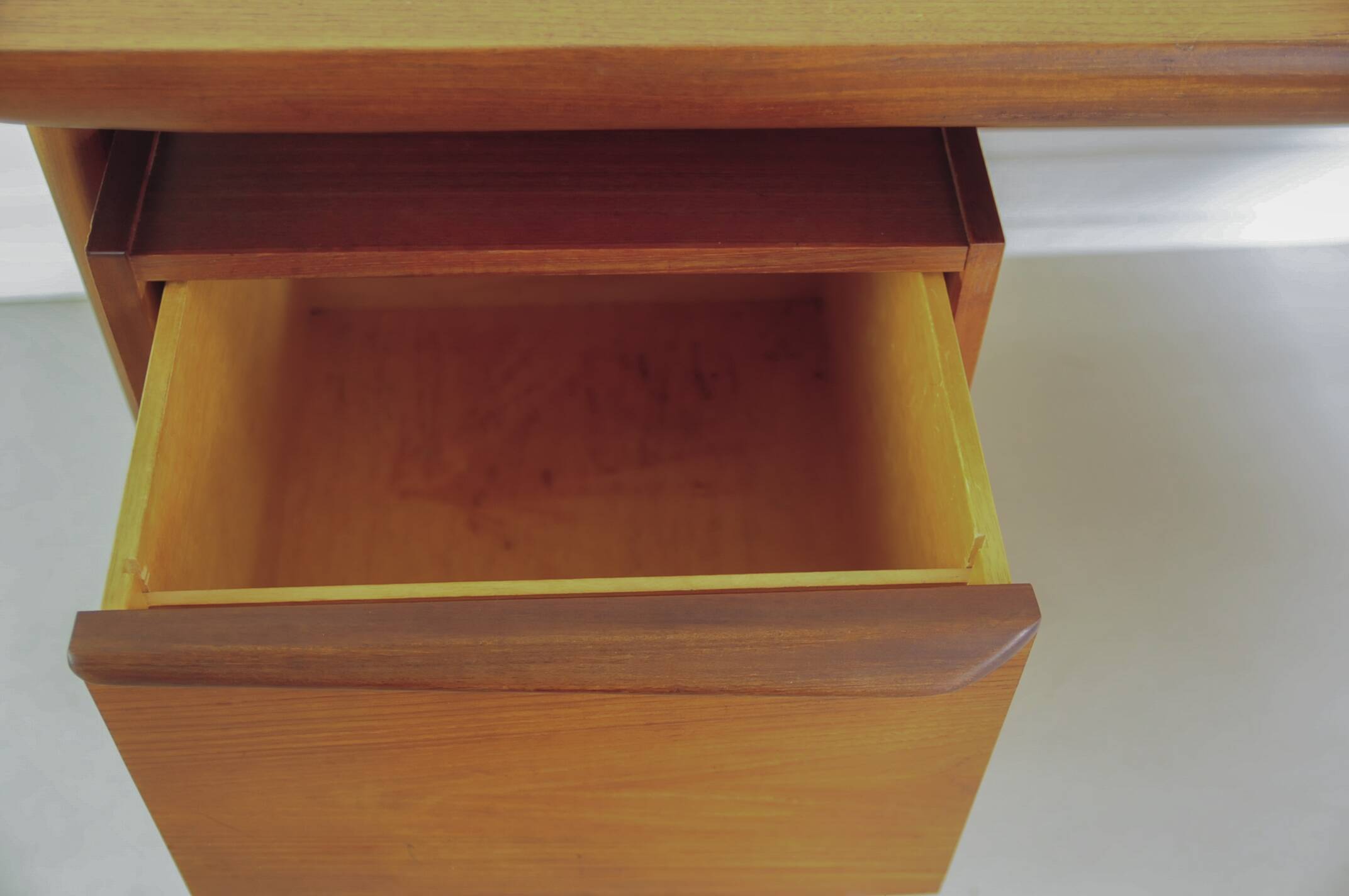 Vintage Tijsseling desk for Hulmefa