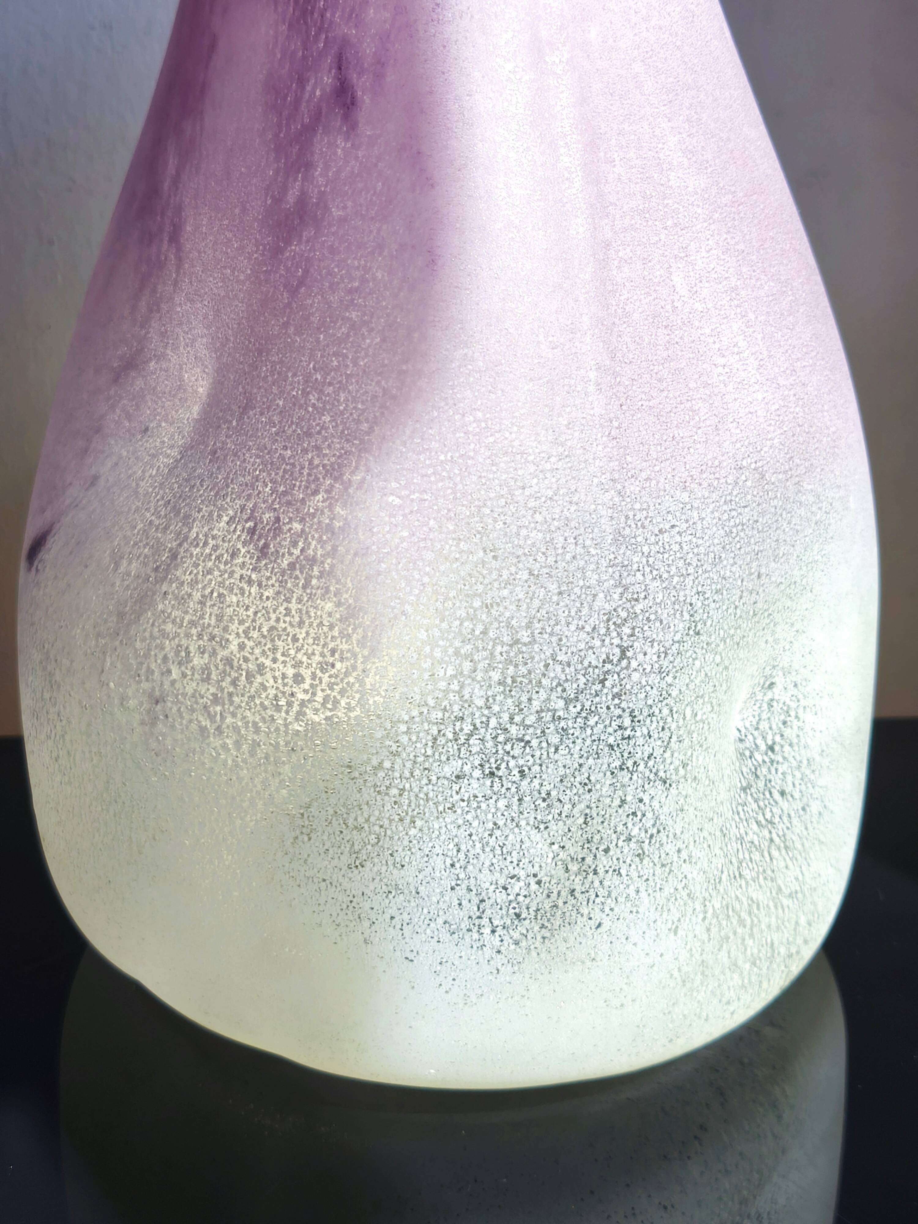 Large artistic blown glass vase, Venetian workshop, around 1980.