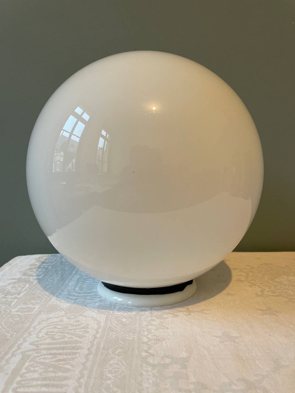 White opaline ball globe 23 cm