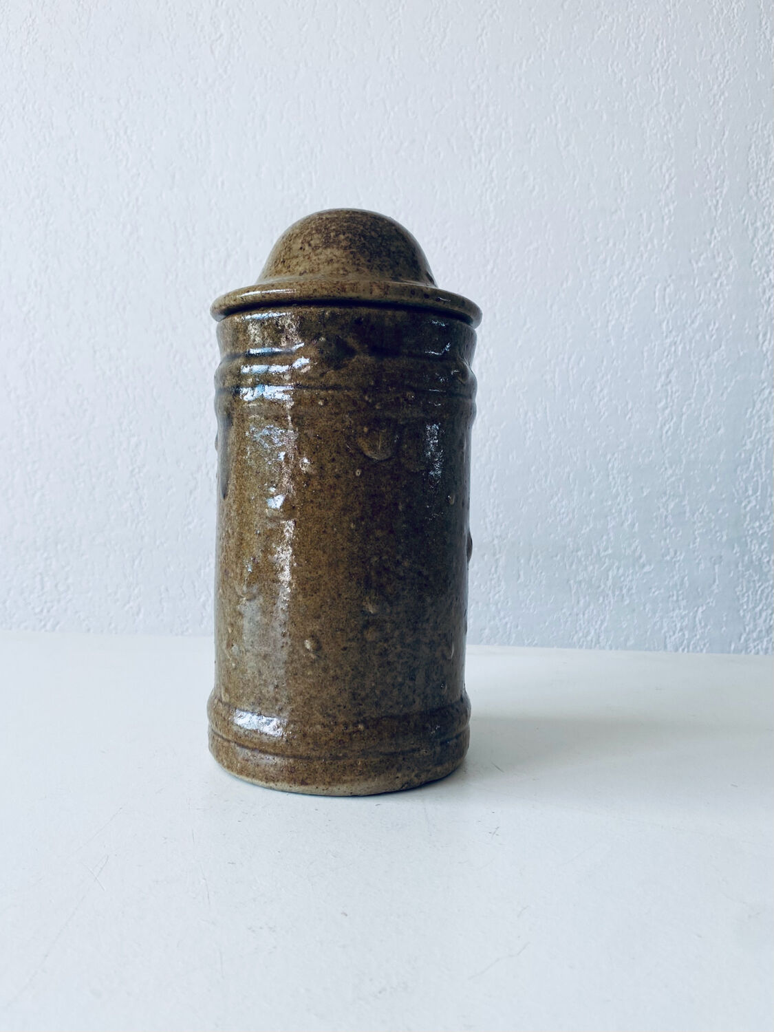 Stoneware candy pot