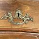 Commode Parisienne en noyer d'époque Louis XV à tiroir secret, 18 ème siècle.