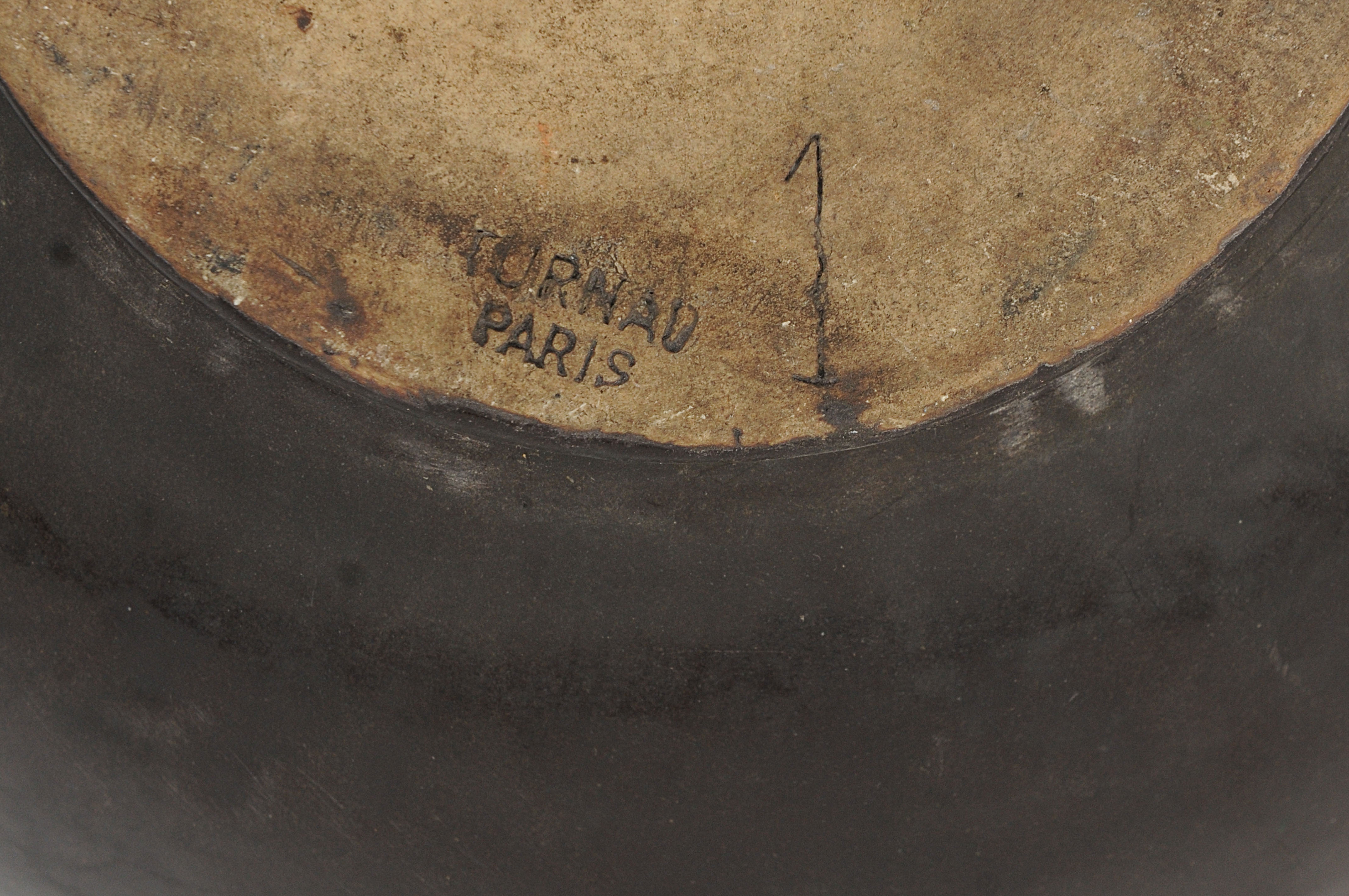 Turnad Paris sandstone potcover