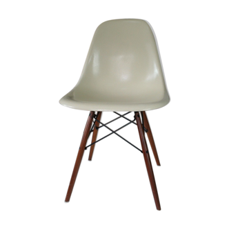 Chaise DSW  crème Eames Herman Miller parchment dowel et noyer