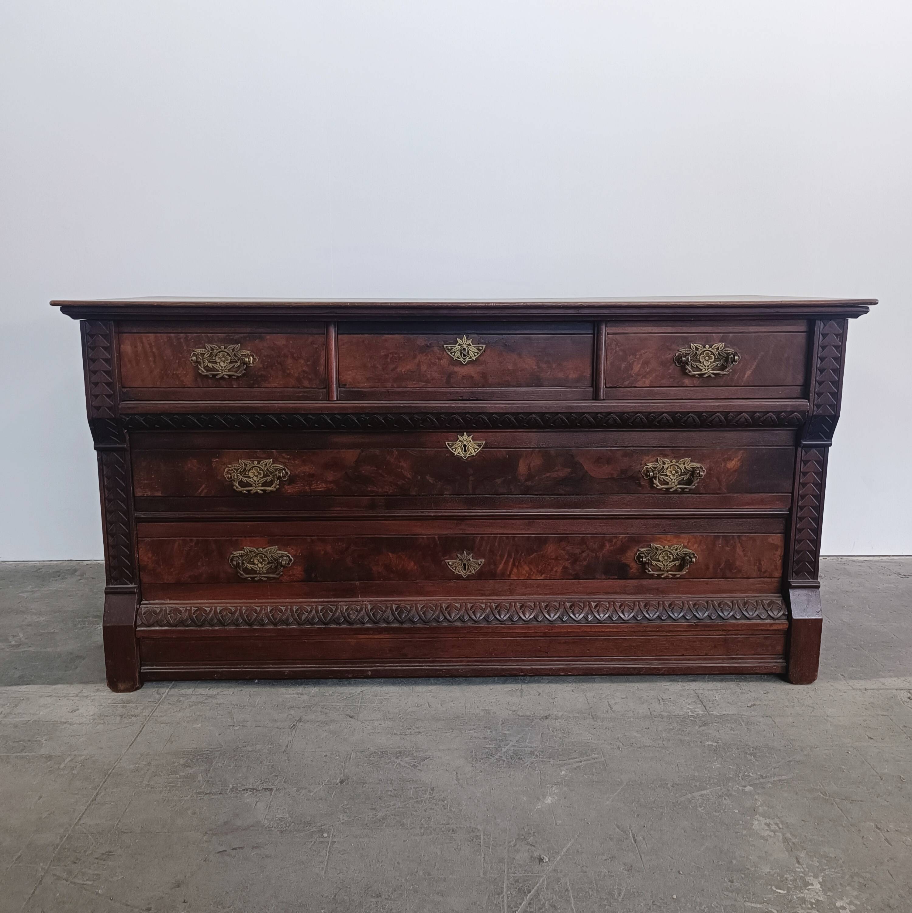 Commode ancienne
