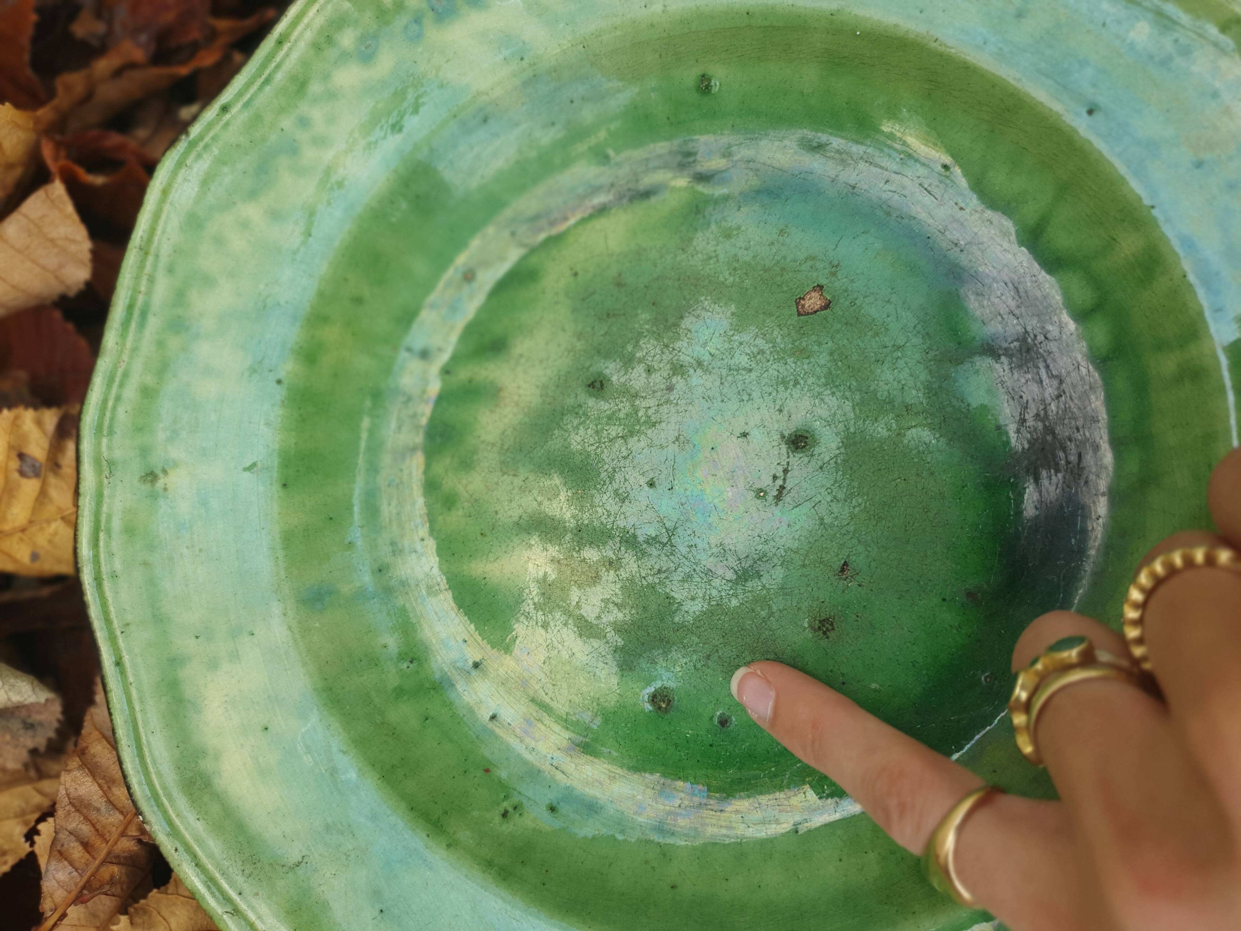 Hollow plate in green glazed clay Etienne Noël