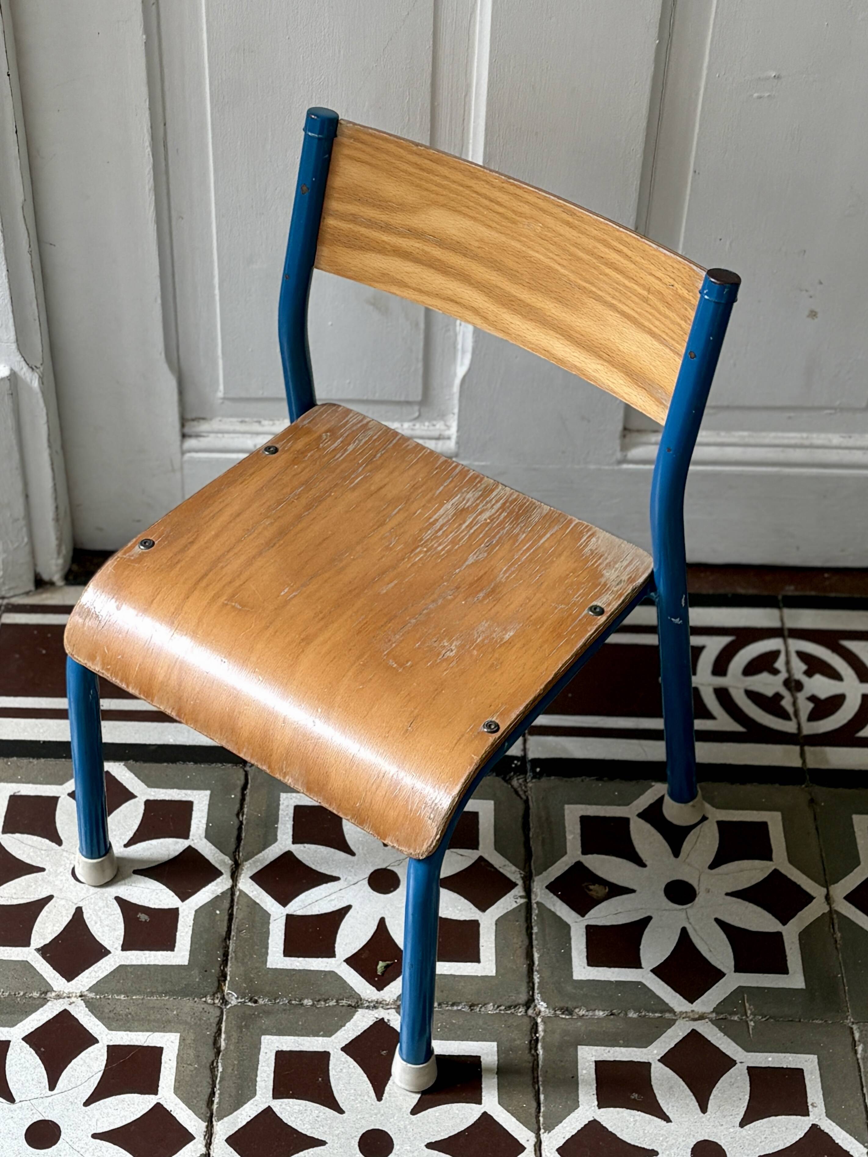 Old school chair for children