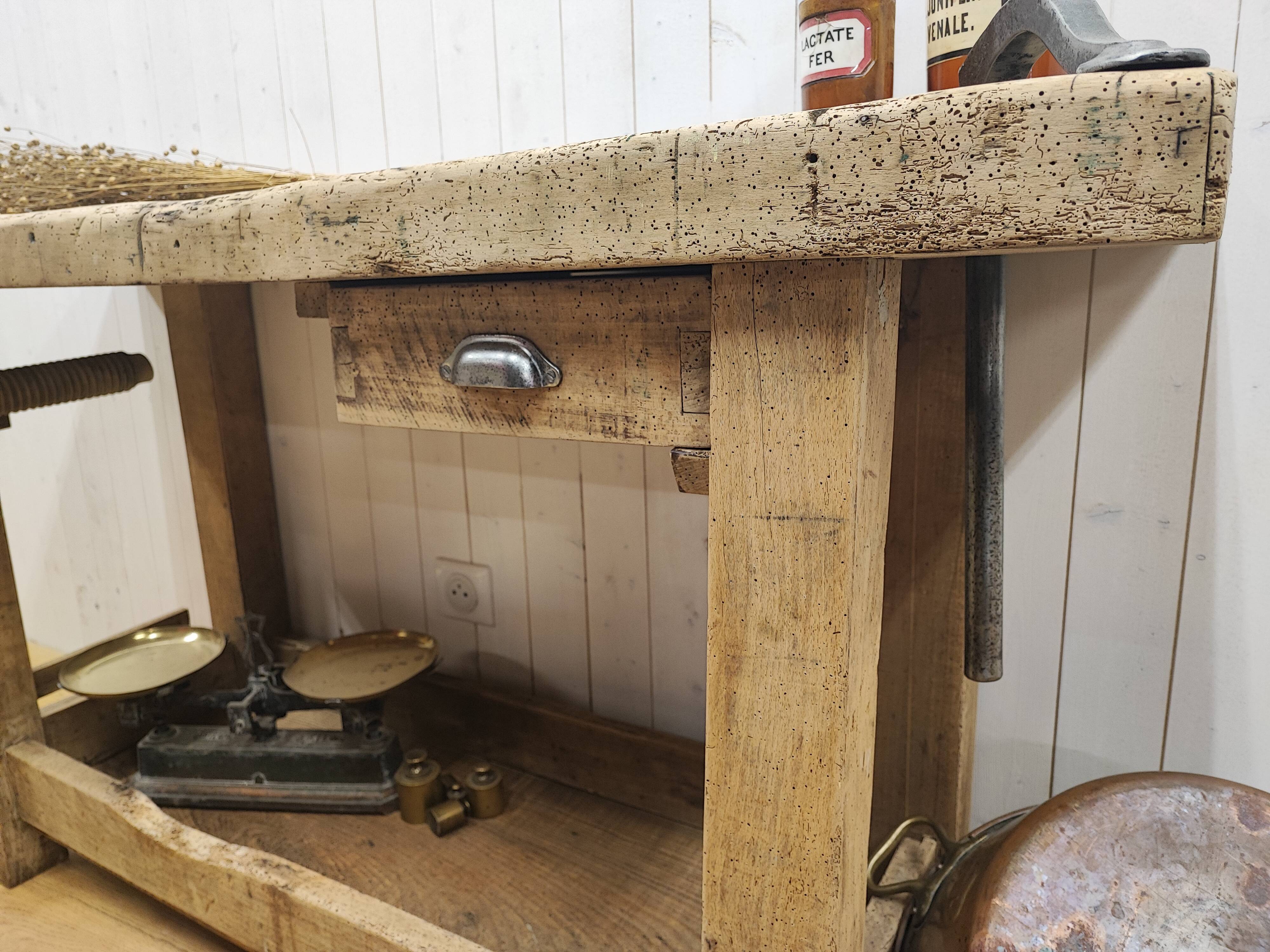 Carpenter's workbench