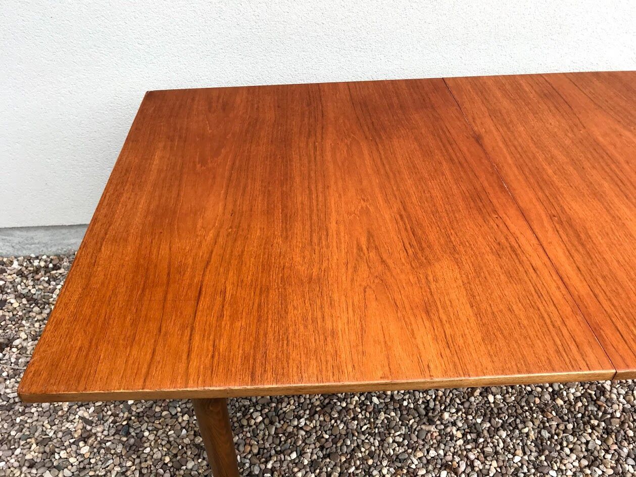 Expandable table 1970