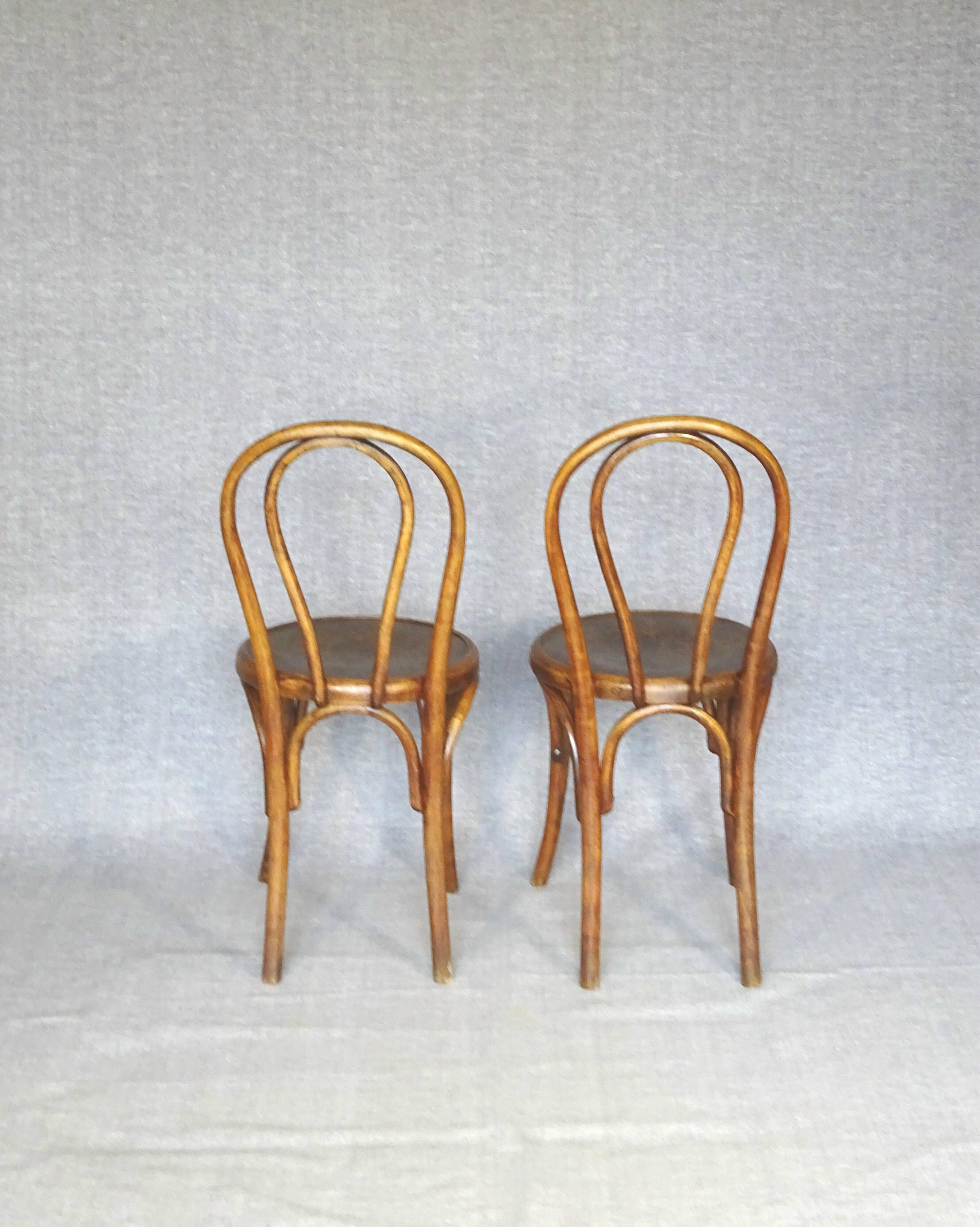 2 chaises Bistrot vers 1910 assise bois thermoformées