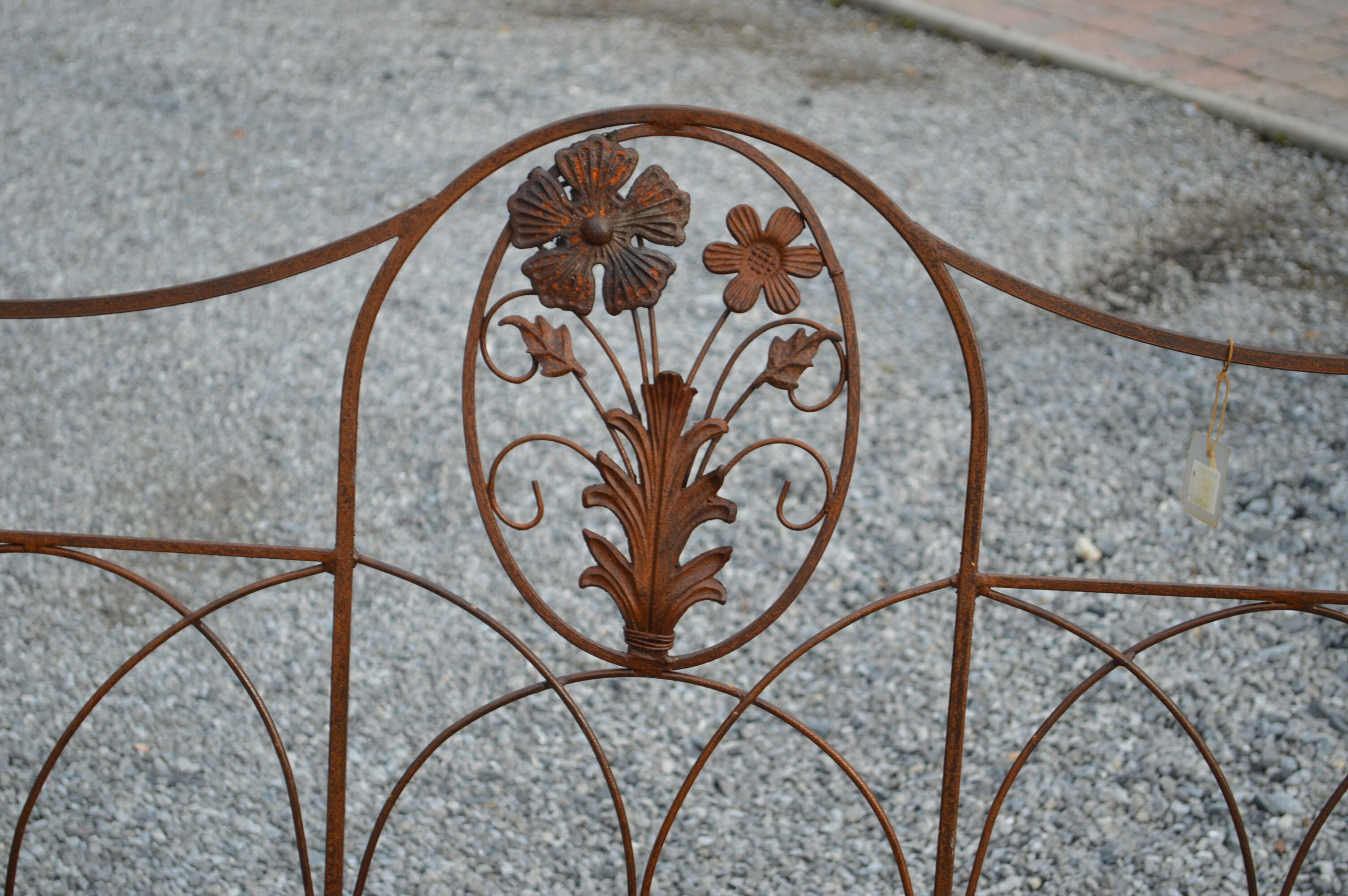 Iron with décor of flowers Garden Bench