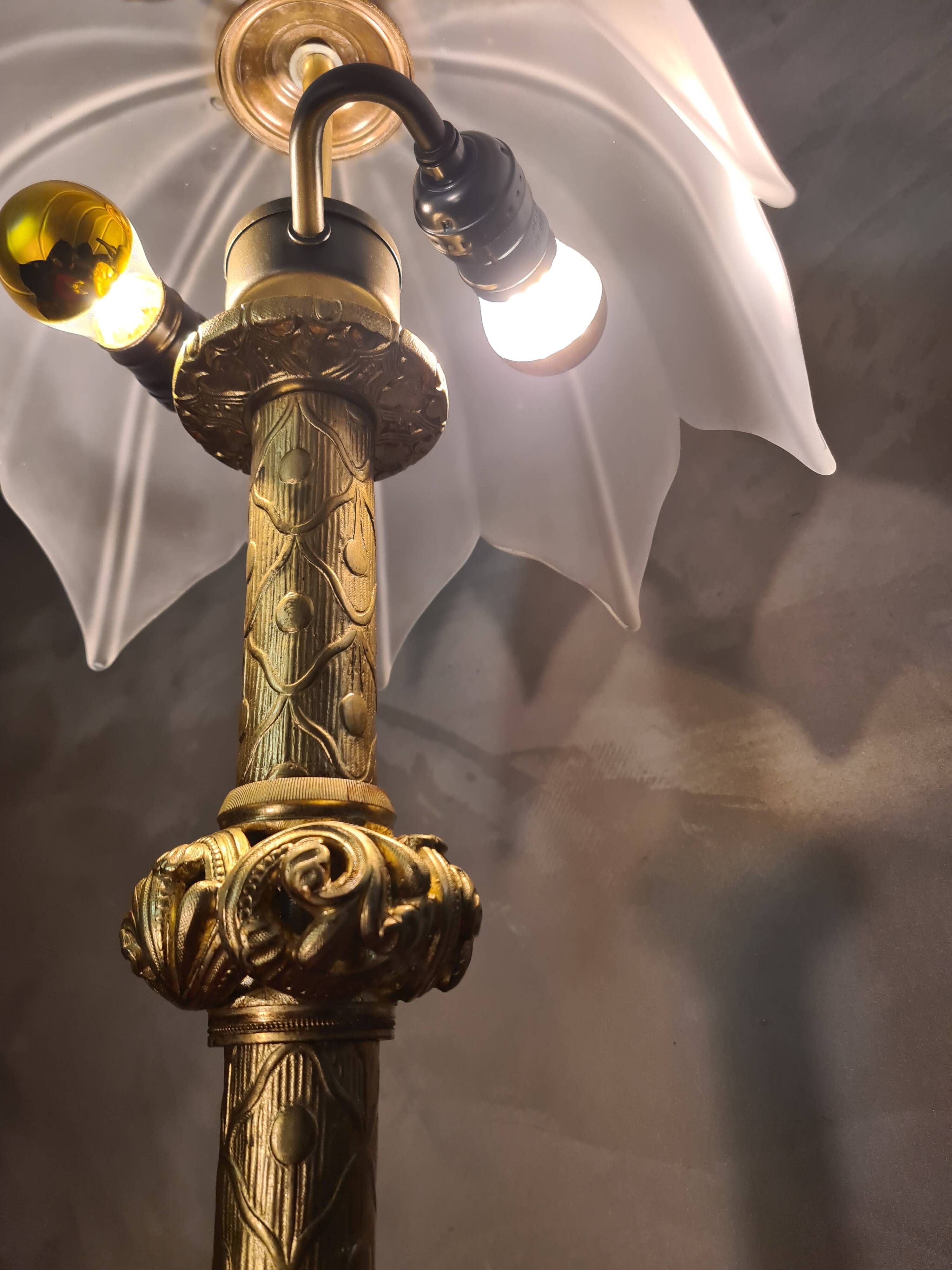 large bronze lamp 74x33 6kg 1850 to 1900 thick opaque glass shade, ele