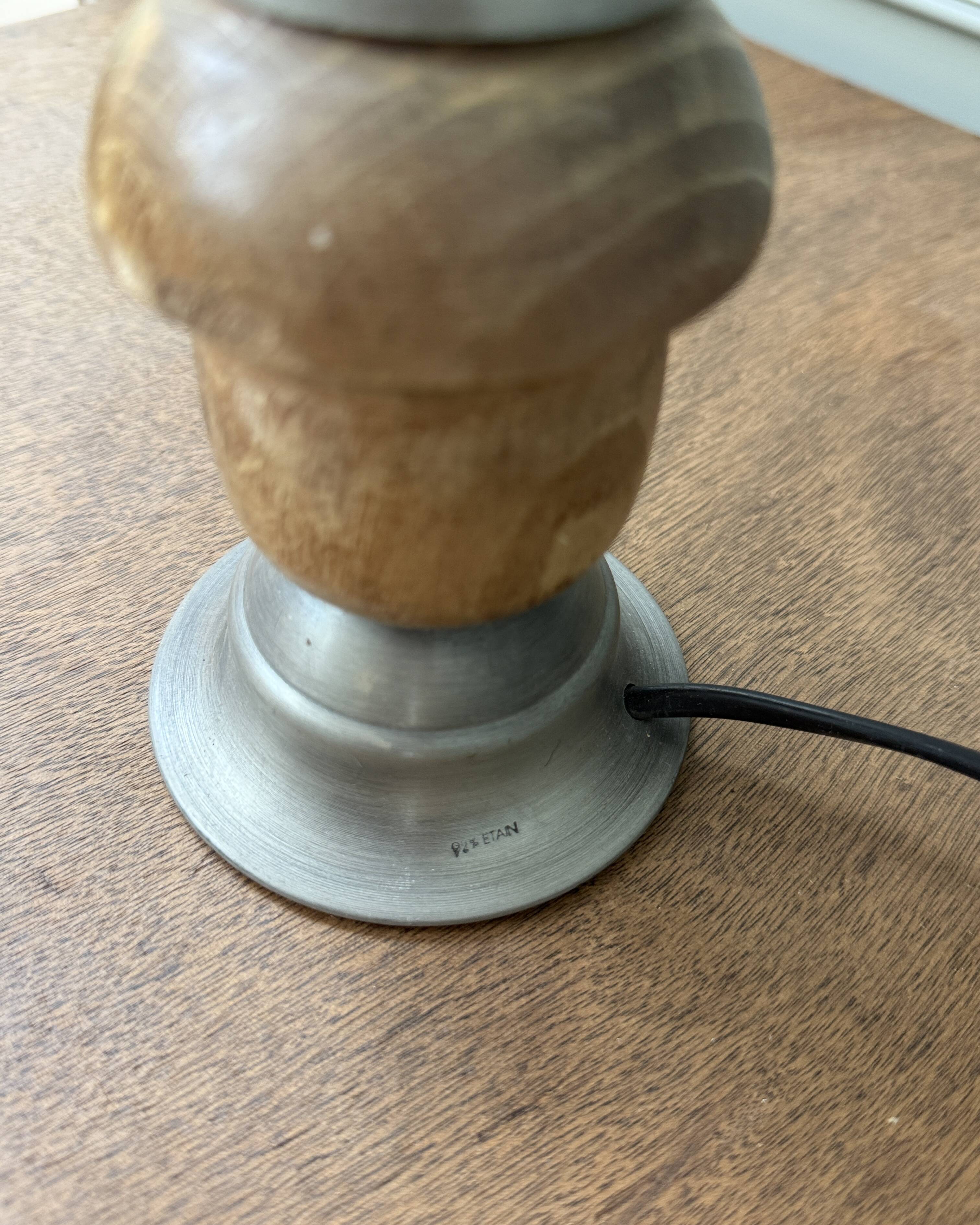 Art Nouveau lamp with engraved glass